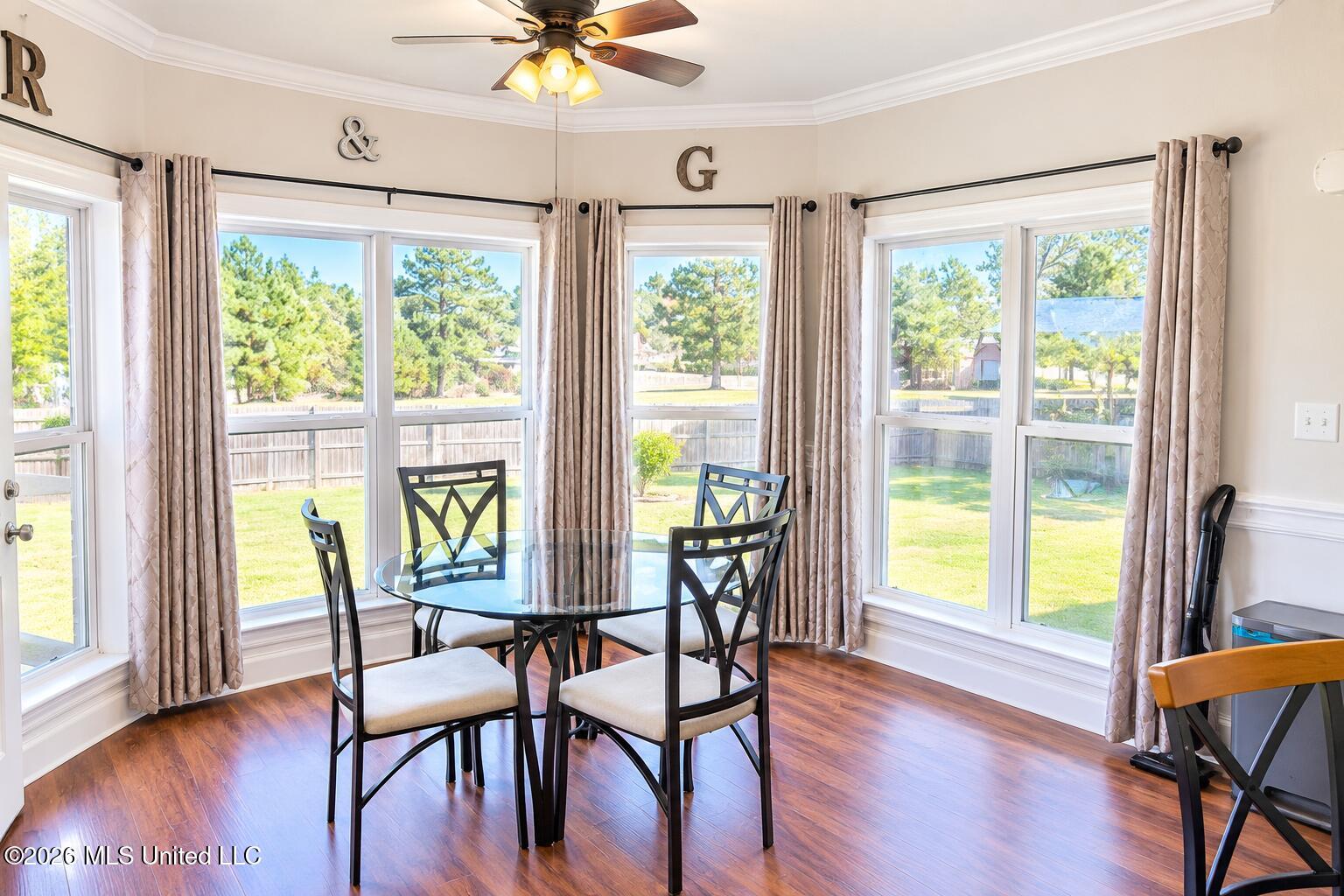 7220 E Golden Oaks Loop Drive Property Photo 12