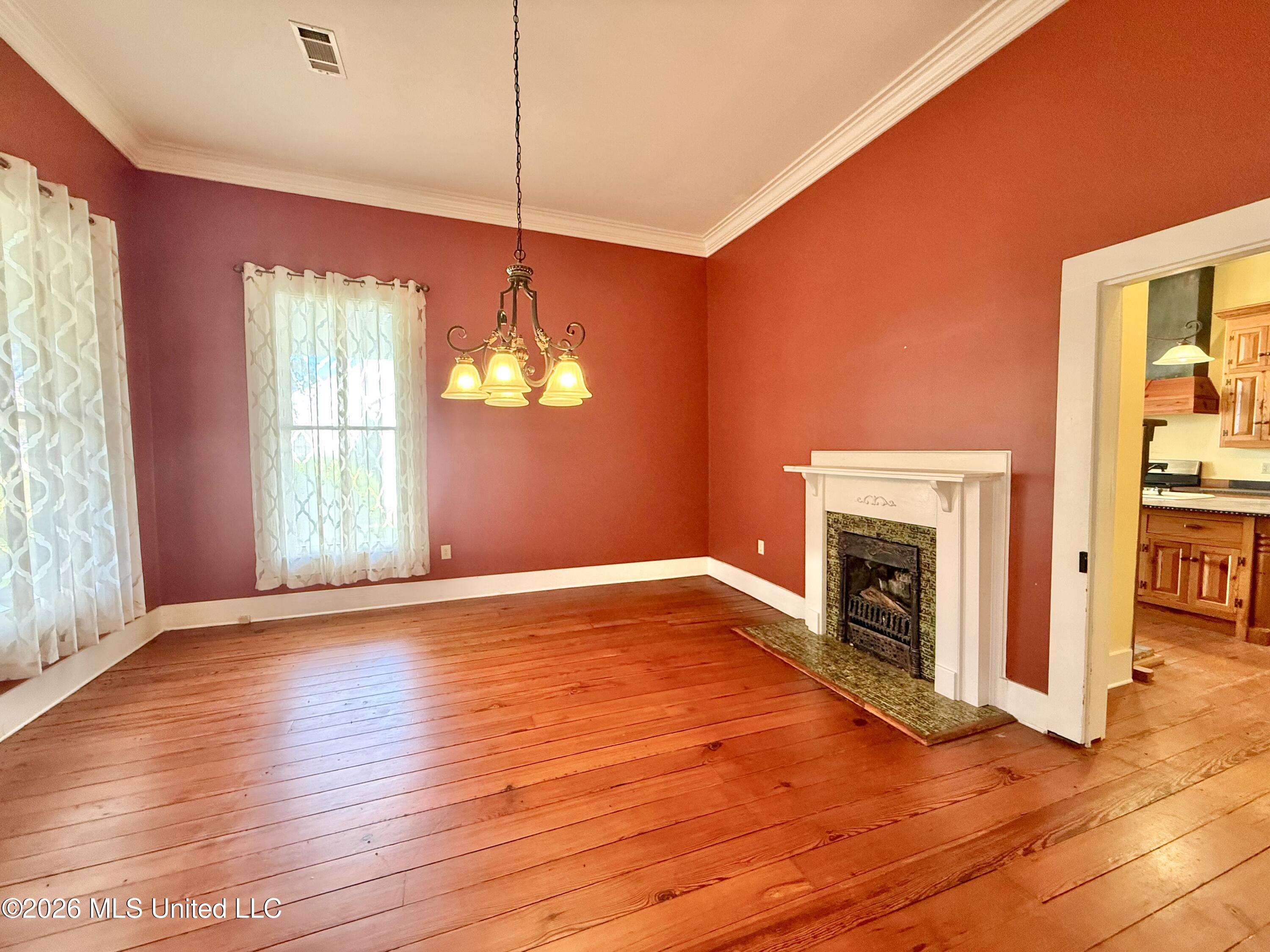 209 Downing Street Property Photo 20
