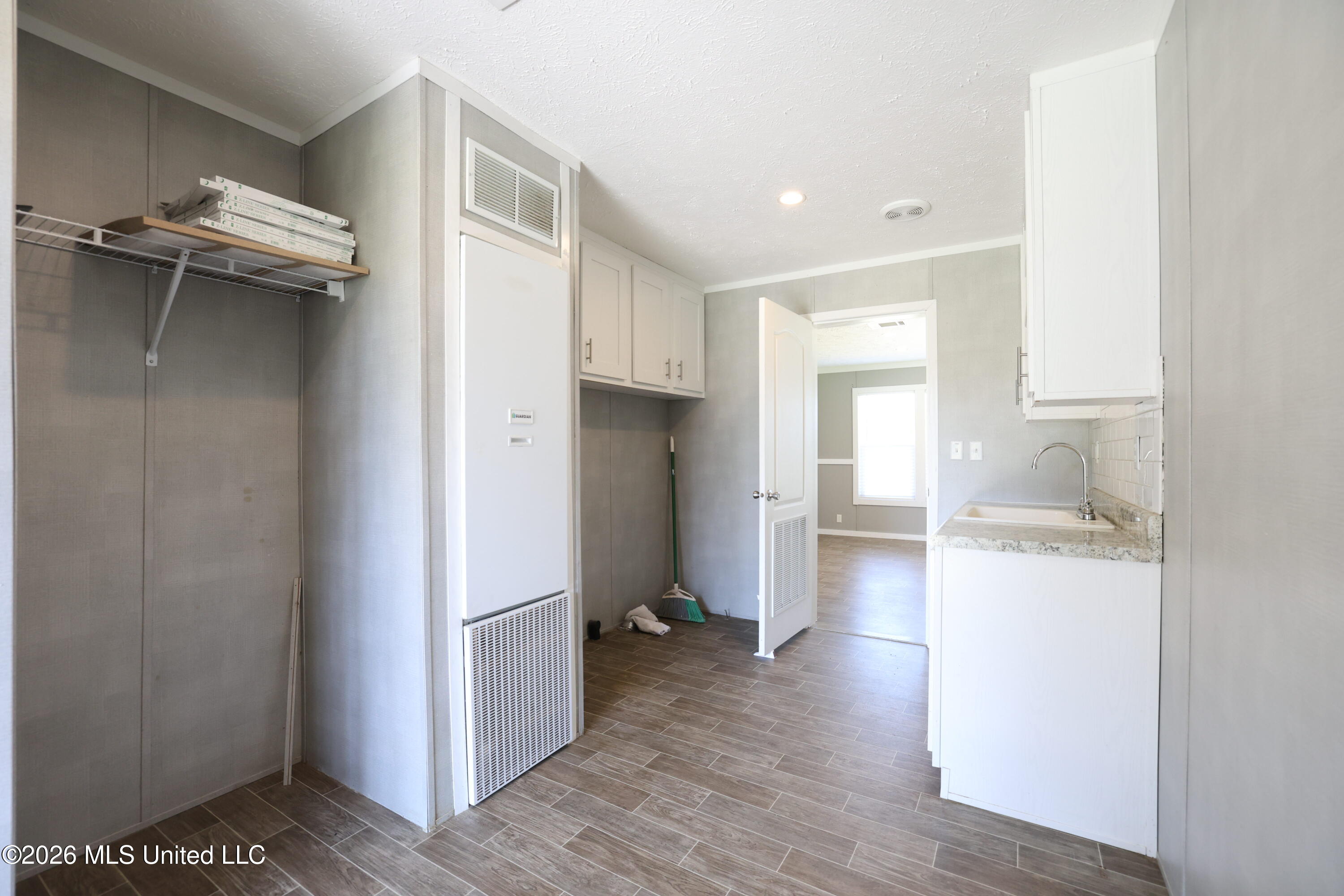 26870 Greenwell Springs Road Property Photo 10