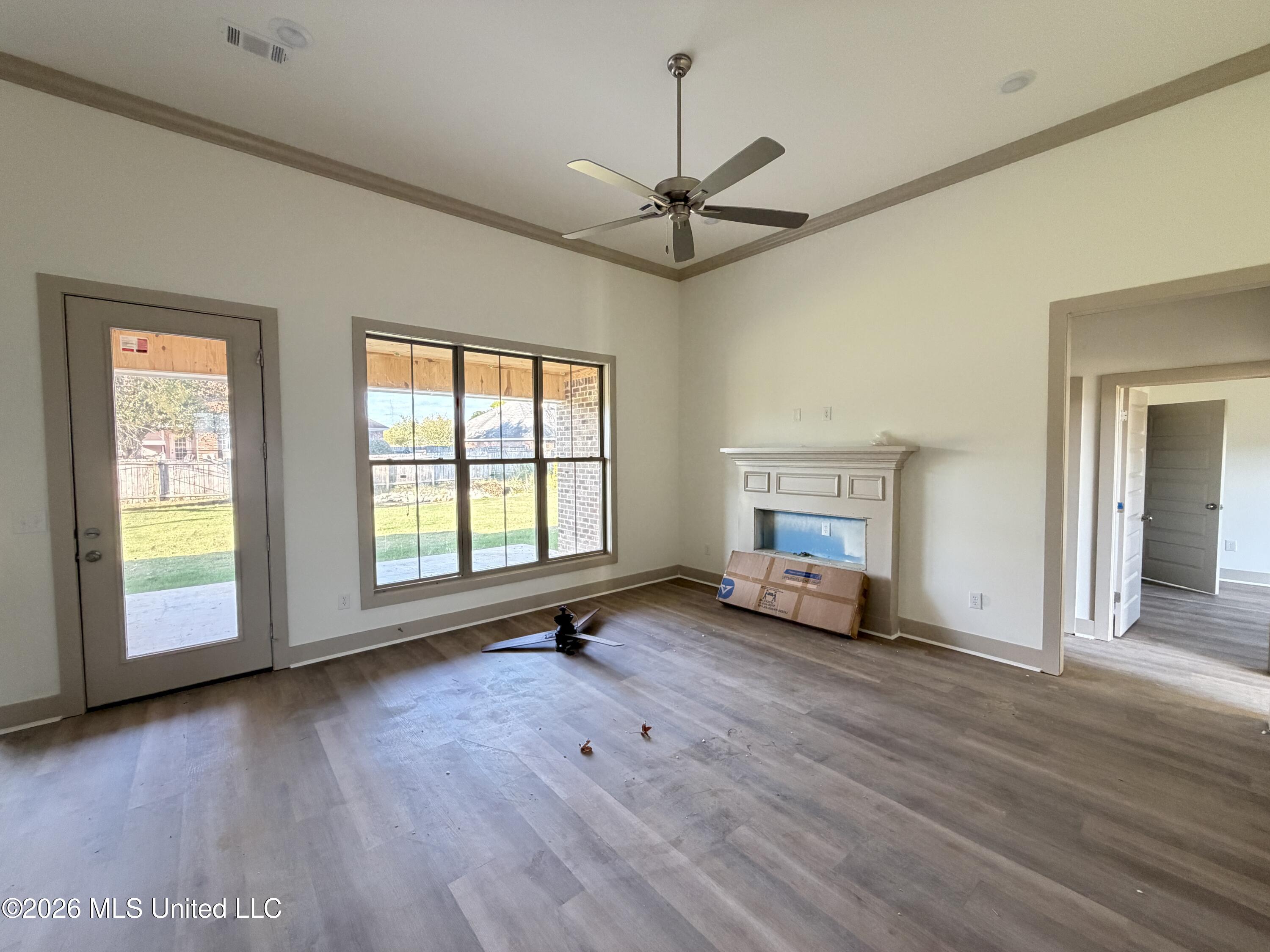 318 Brookfield Circle Property Photo 2