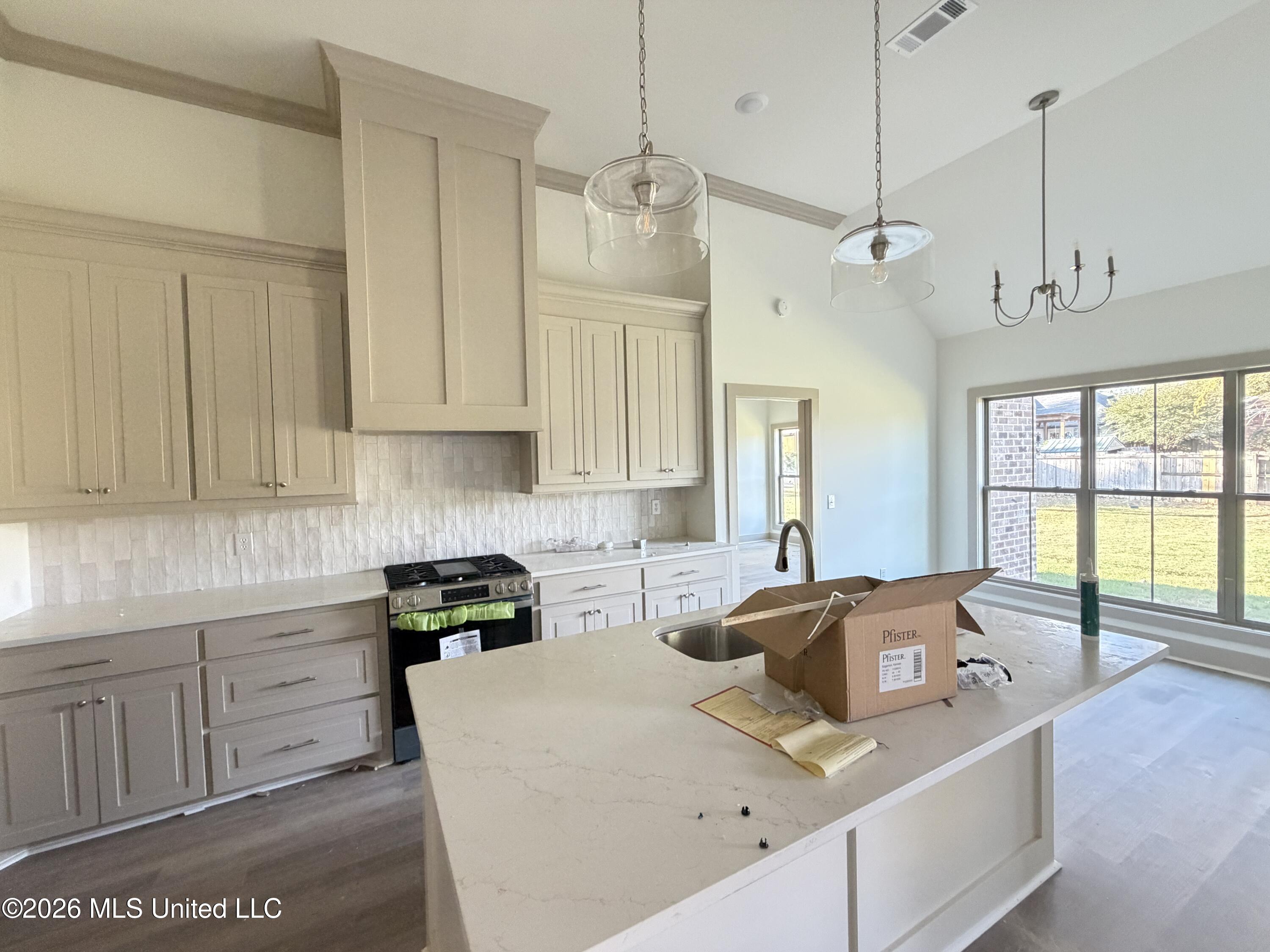 318 Brookfield Circle Property Photo 5