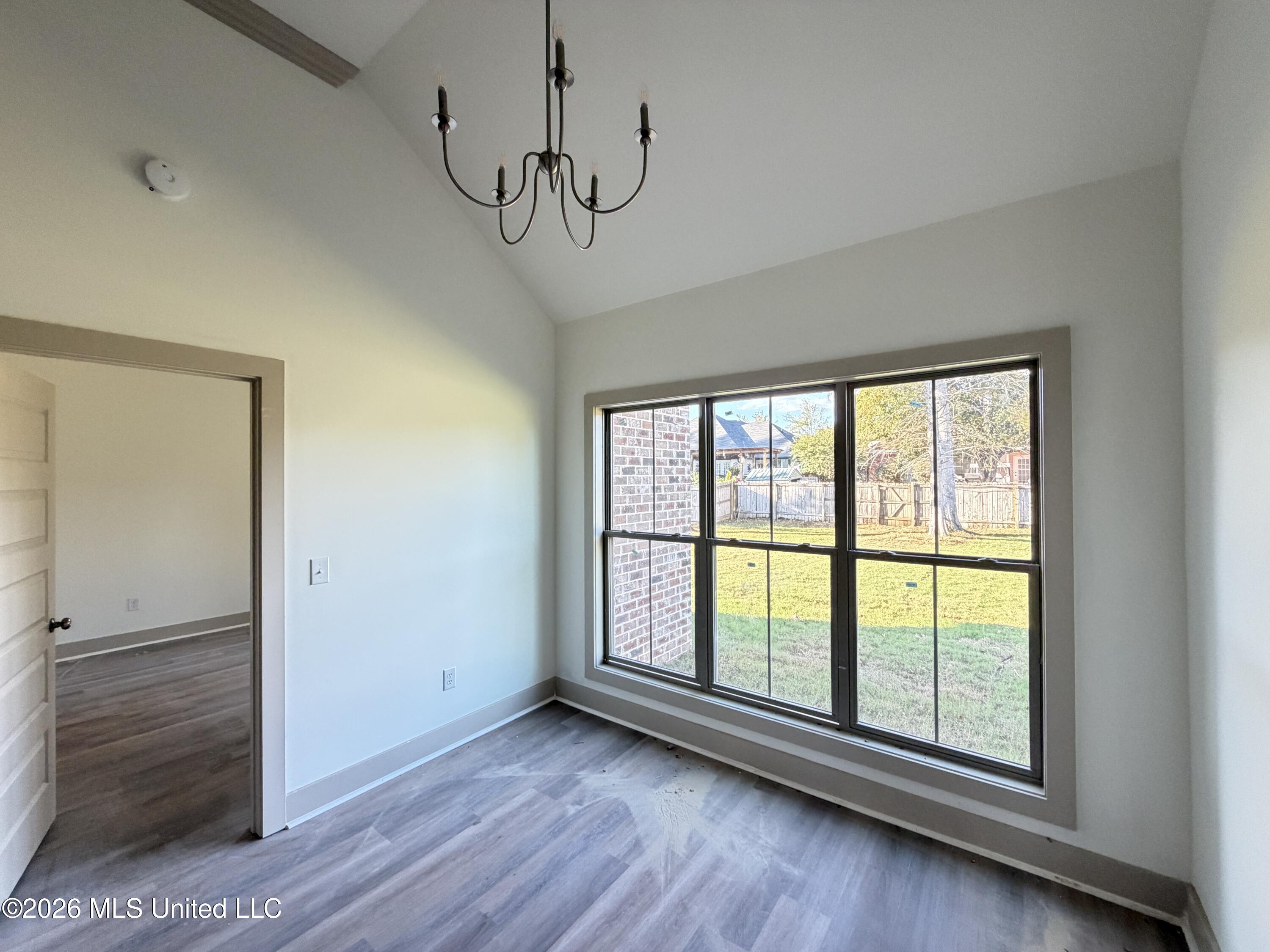 318 Brookfield Circle Property Photo 6
