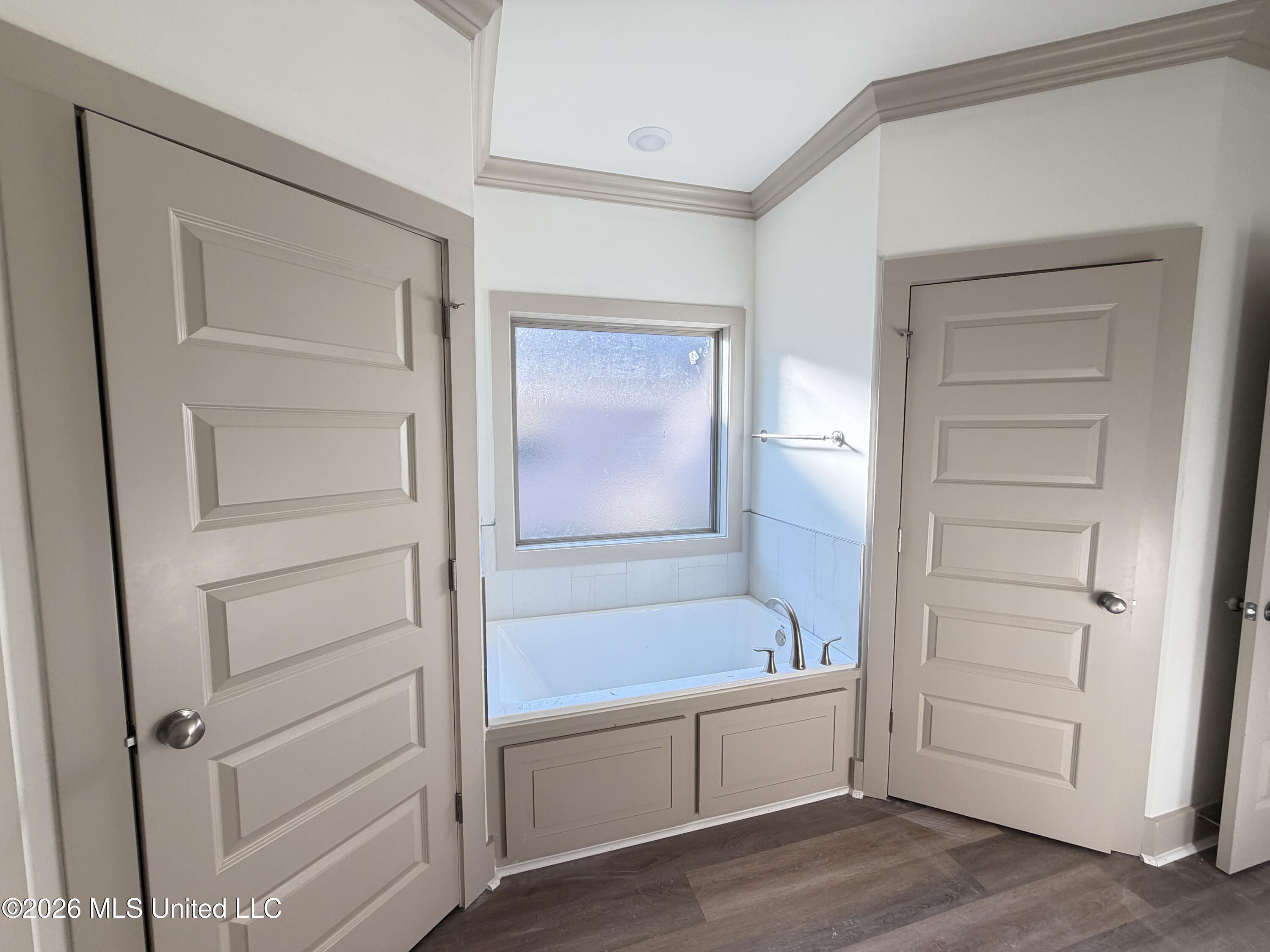318 Brookfield Circle Property Photo 14