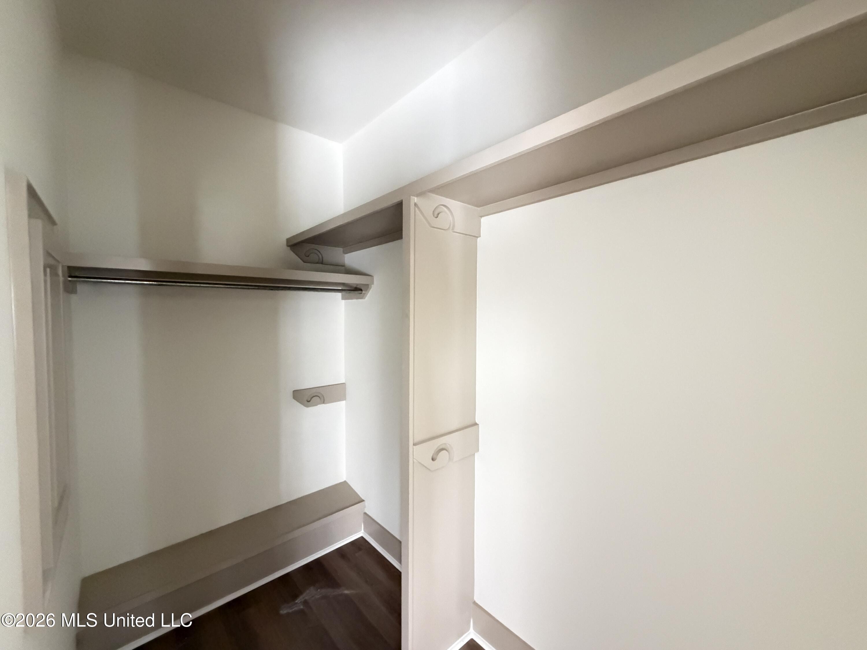 318 Brookfield Circle Property Photo 15