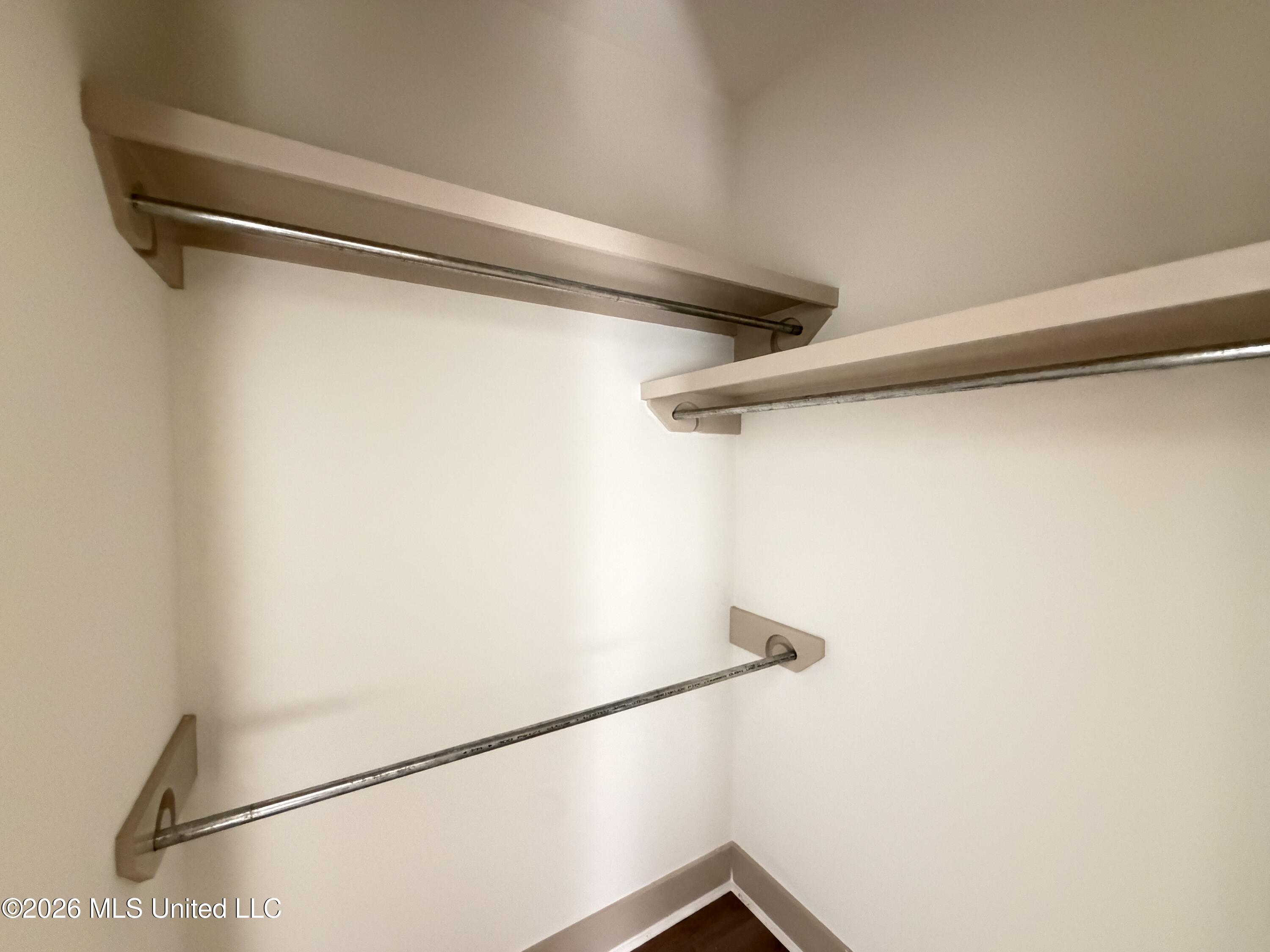 318 Brookfield Circle Property Photo 16