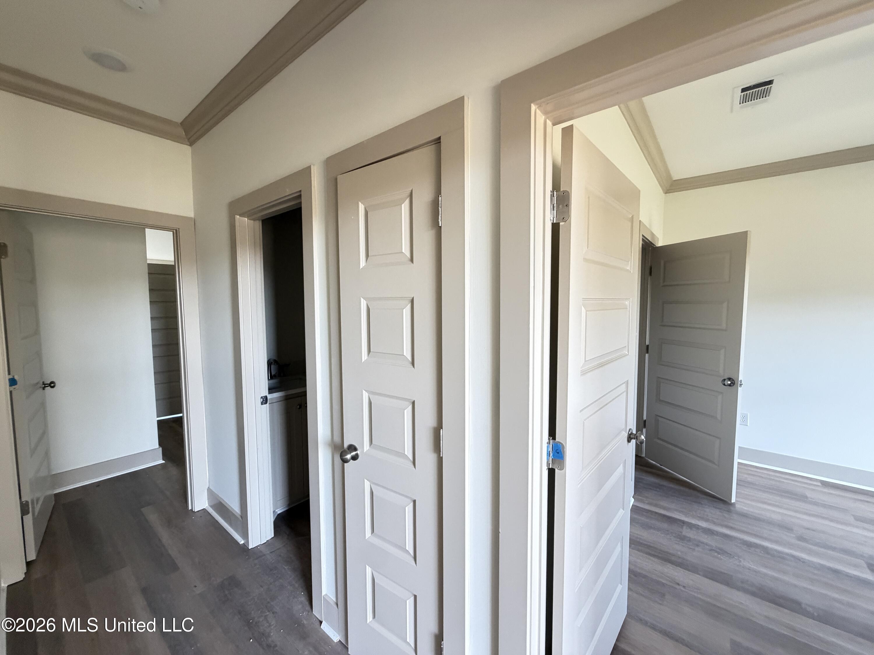 318 Brookfield Circle Property Photo 20