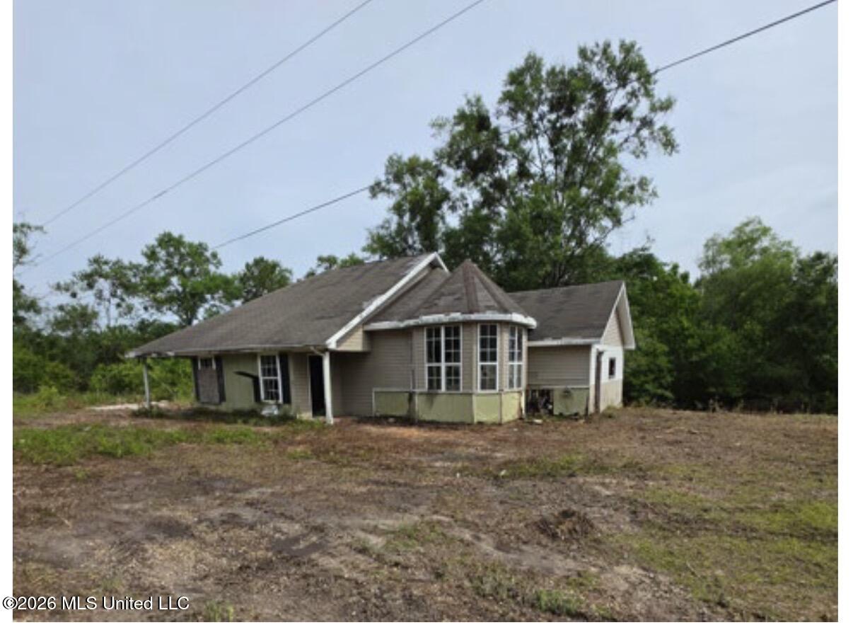 24418 Boweeville Road Property Photo 1