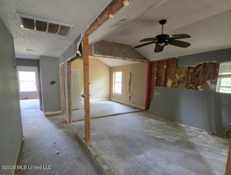 24418 Boweeville Road Property Photo 10