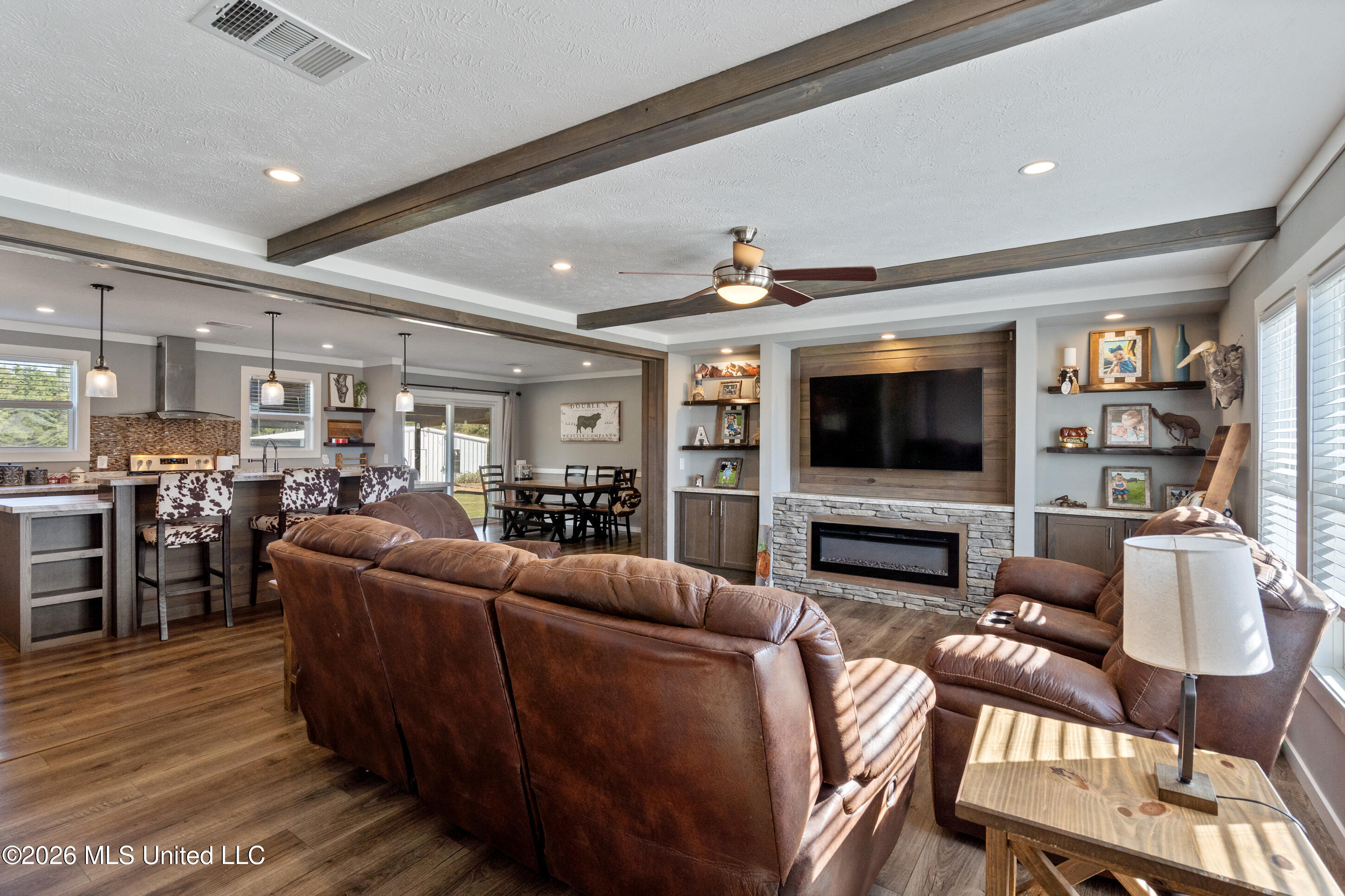 111 Rowell Road Property Photo 3