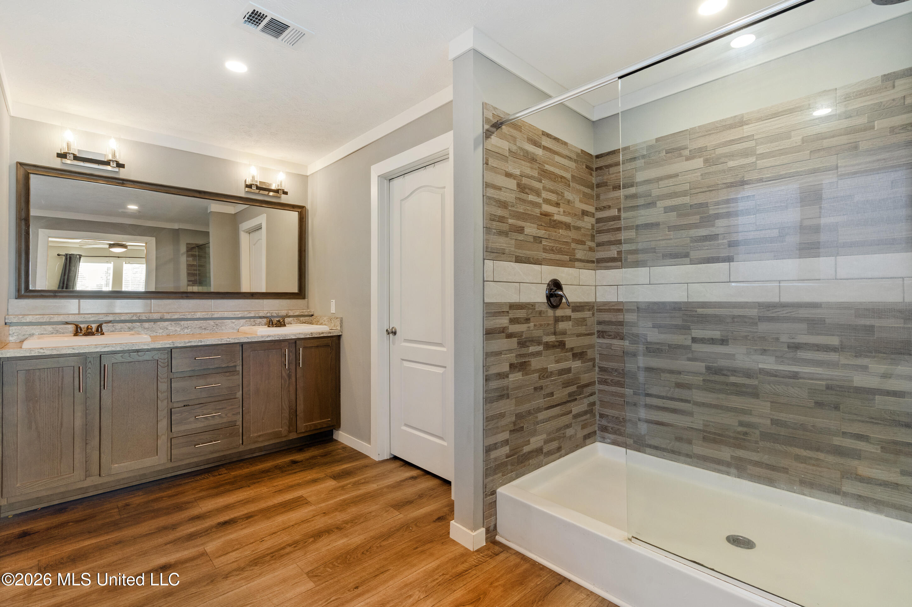 111 Rowell Road Property Photo 11