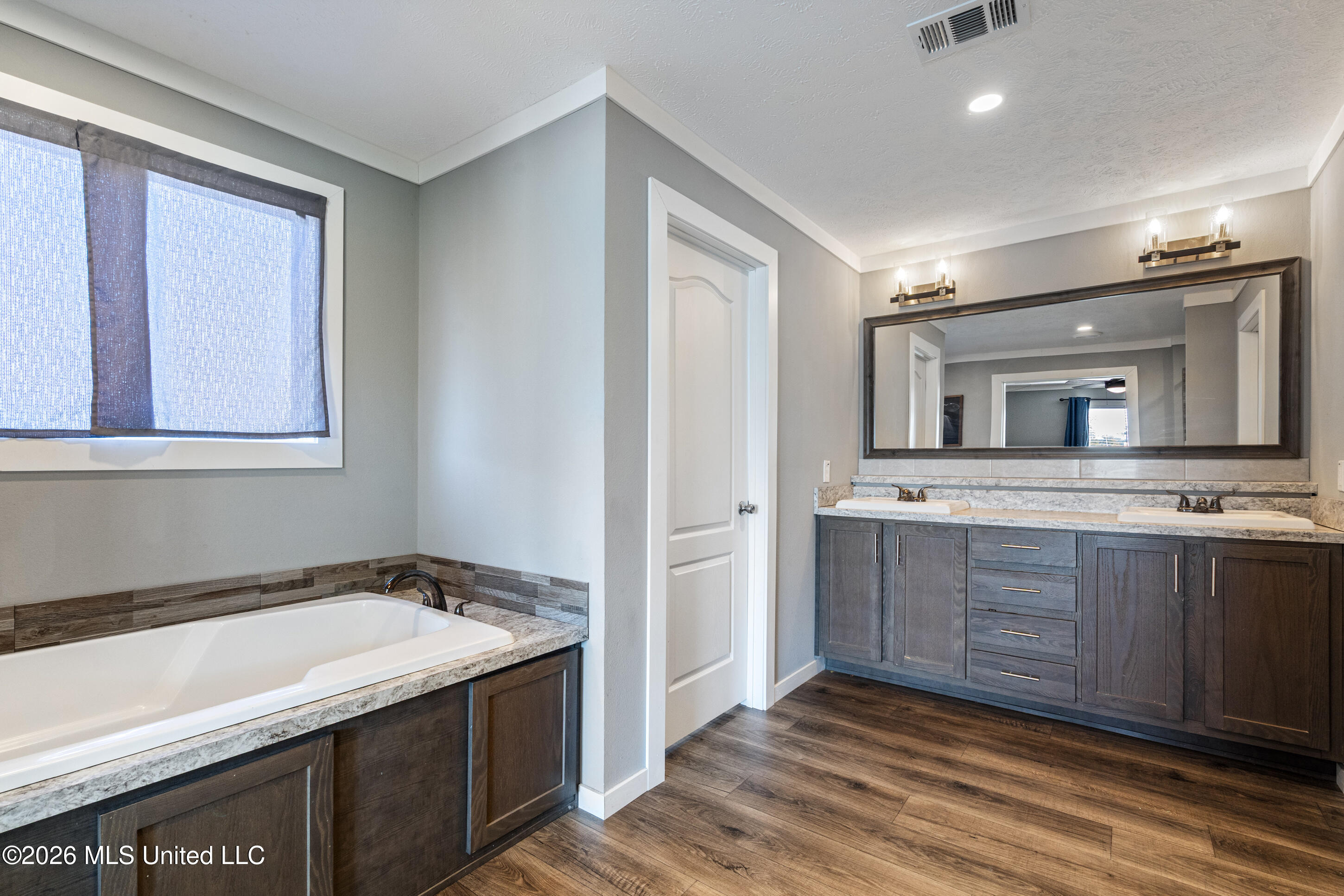111 Rowell Road Property Photo 12