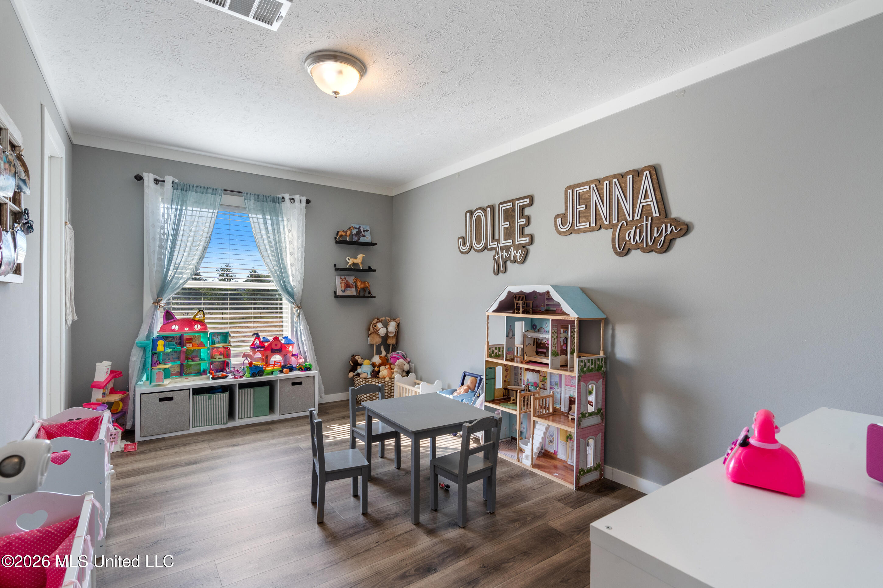 111 Rowell Road Property Photo 13