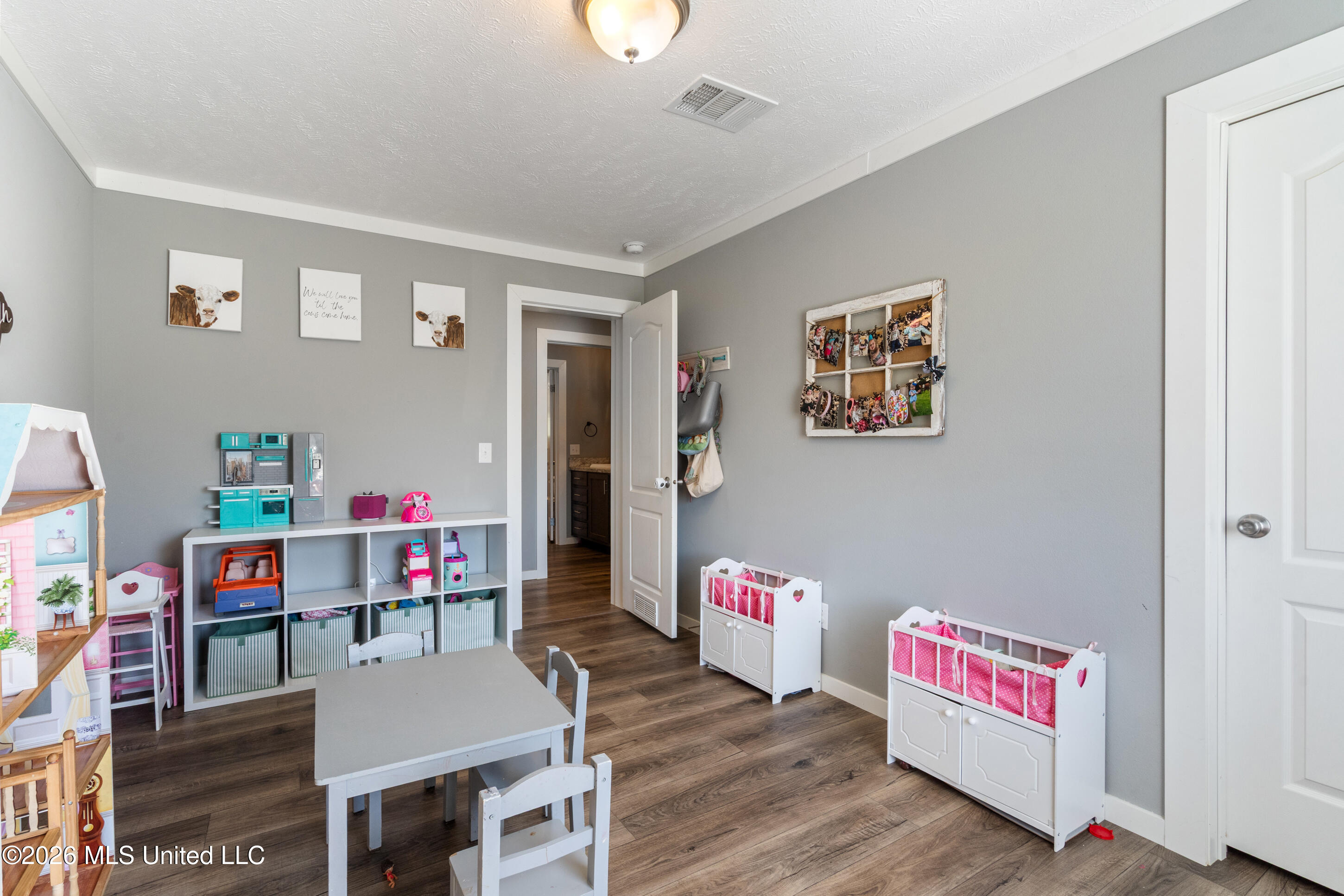 111 Rowell Road Property Photo 14