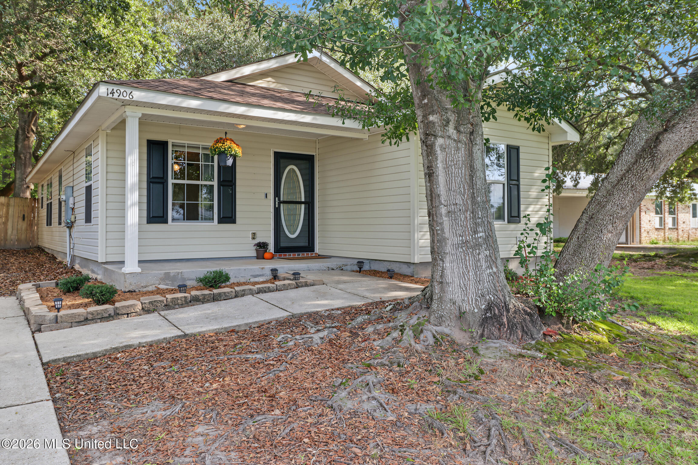 14906 Angela Drive Property Photo 1