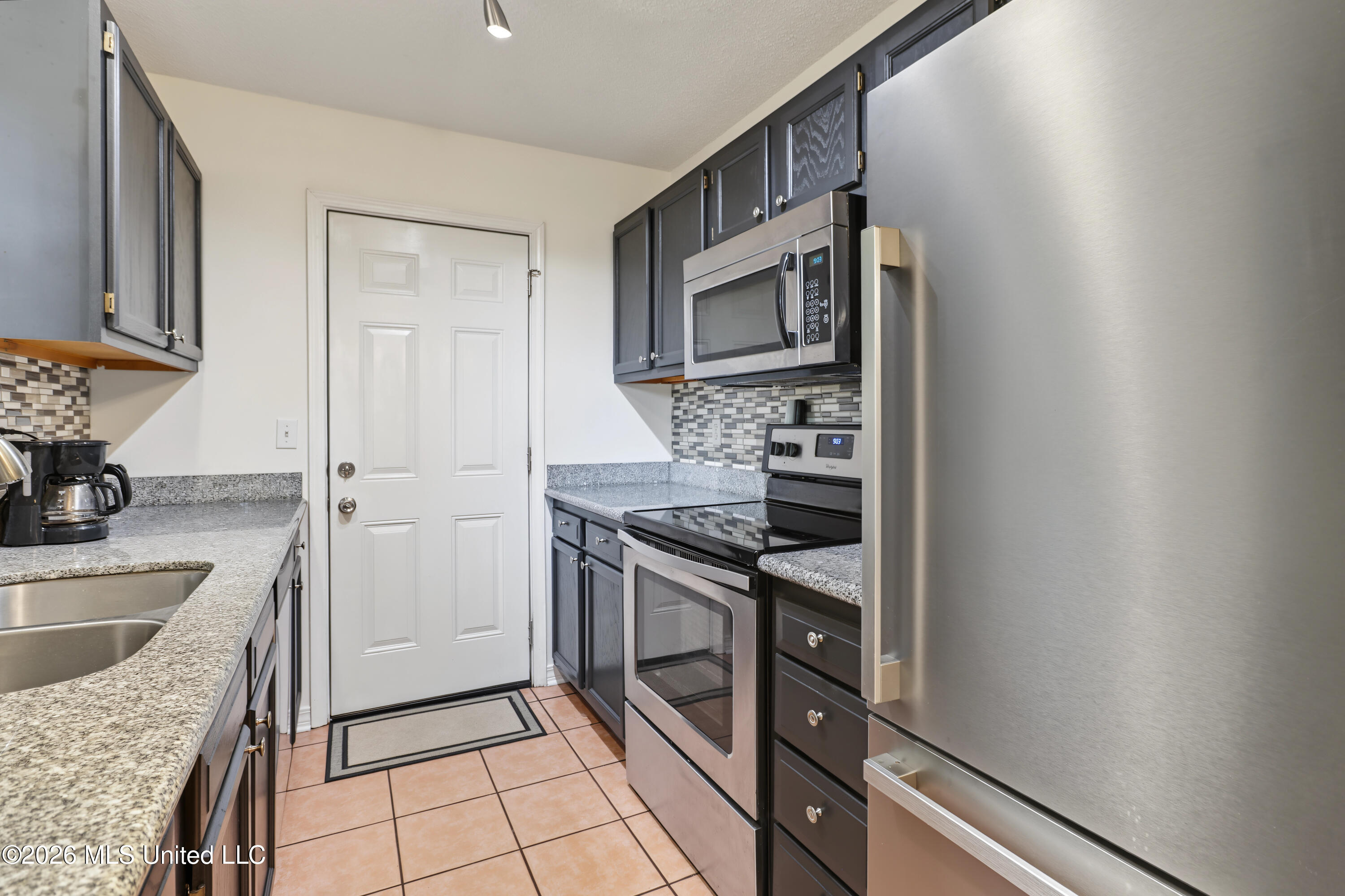 14906 Angela Drive Property Photo 4