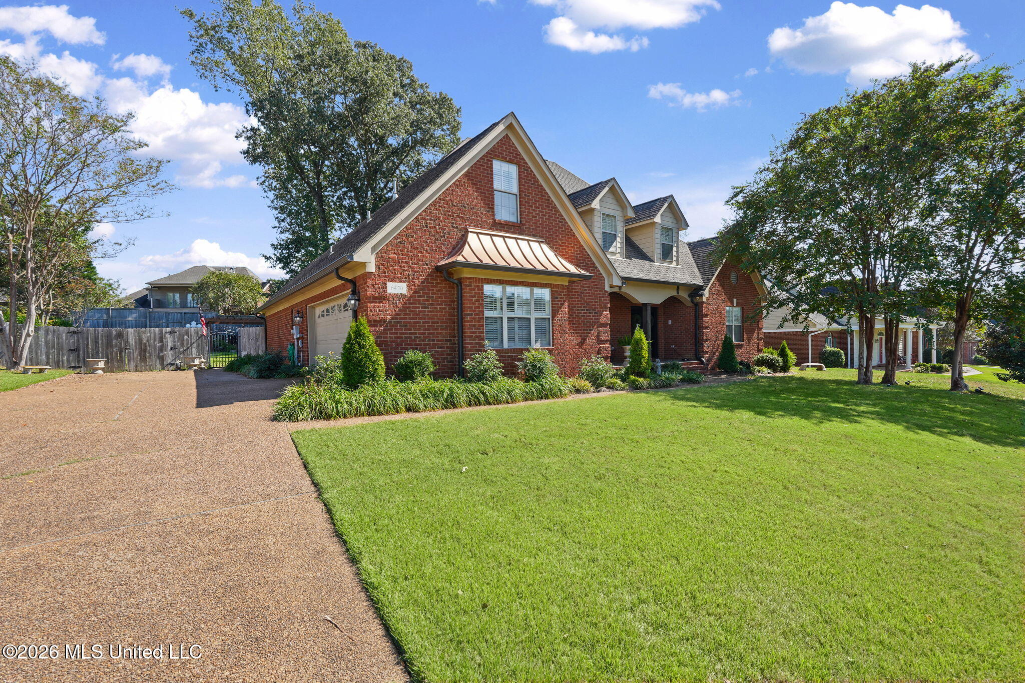 6420 Acree Woods Drive Property Photo 4