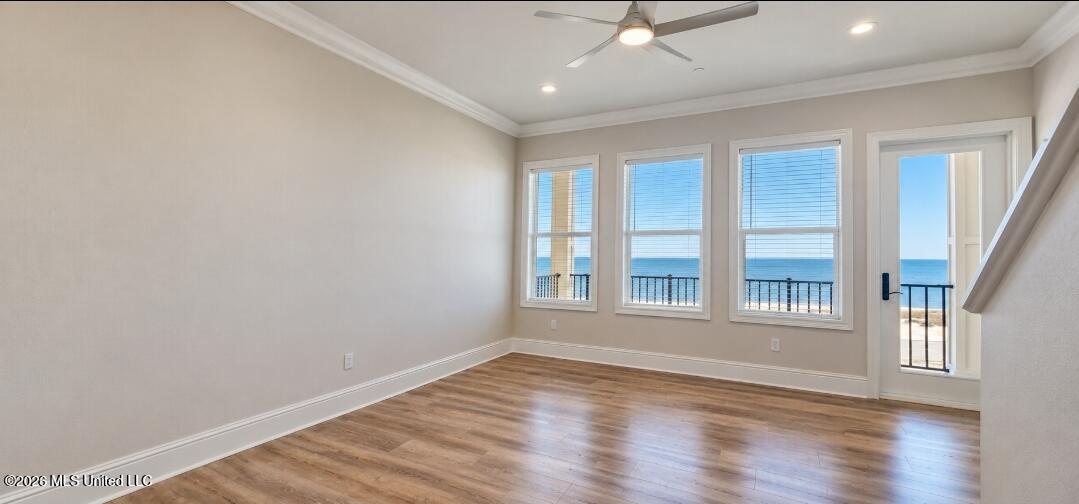 996 W Beach Boulevard Property Photo 4