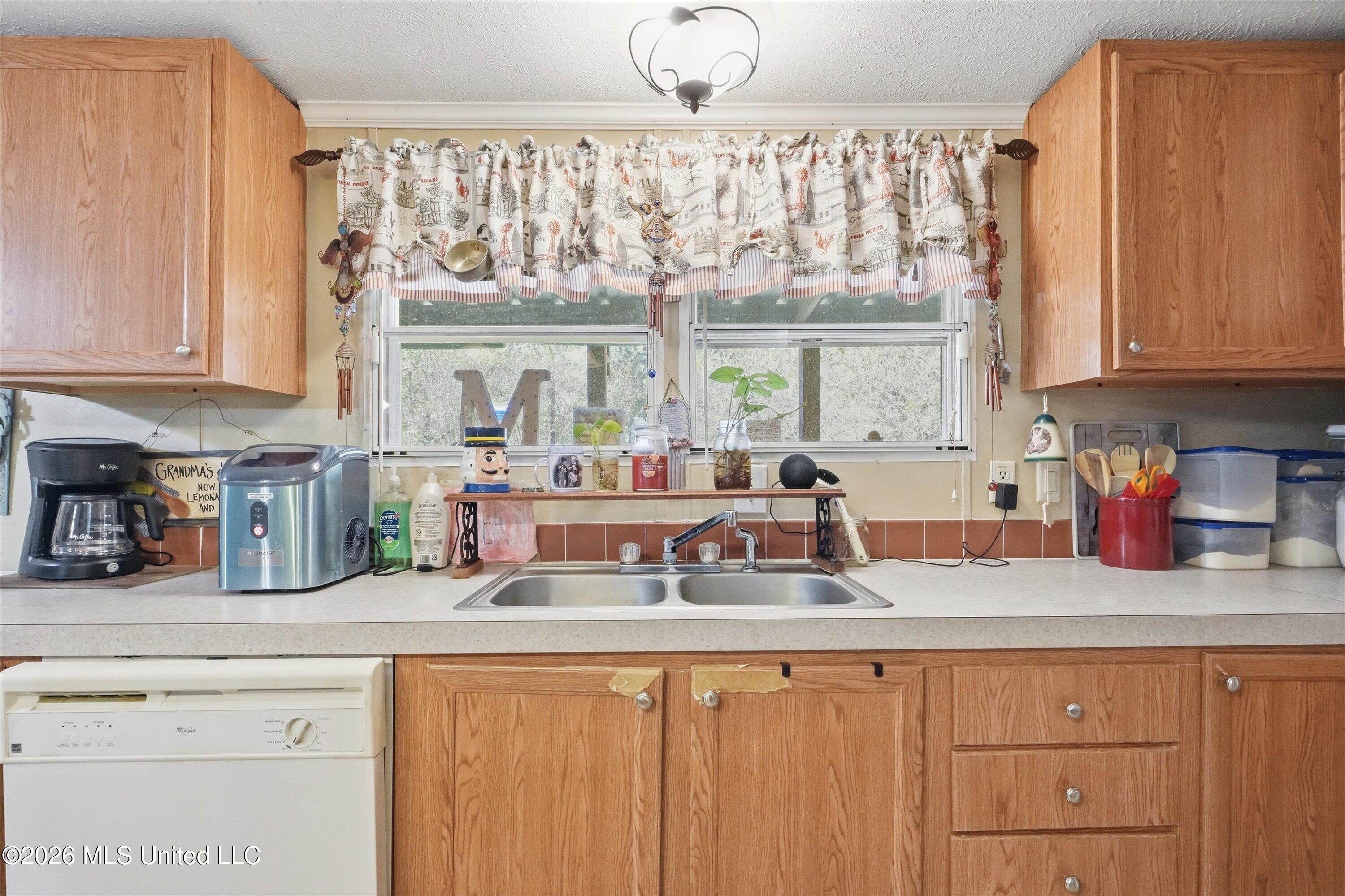 1896 Rosebud School Road Property Photo 11