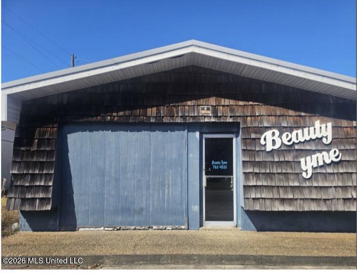 3213 Chicot Road