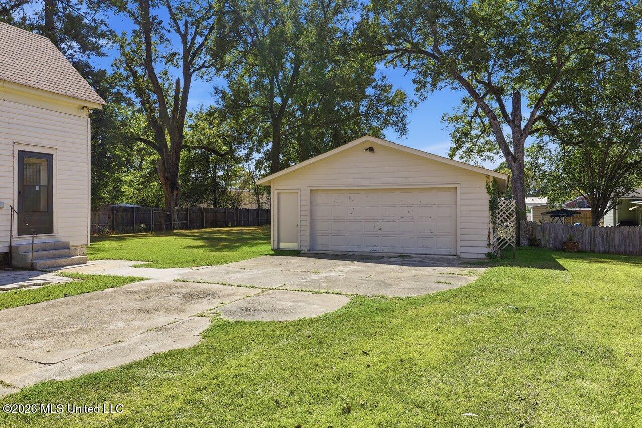 223 Church Street Property Photo 32