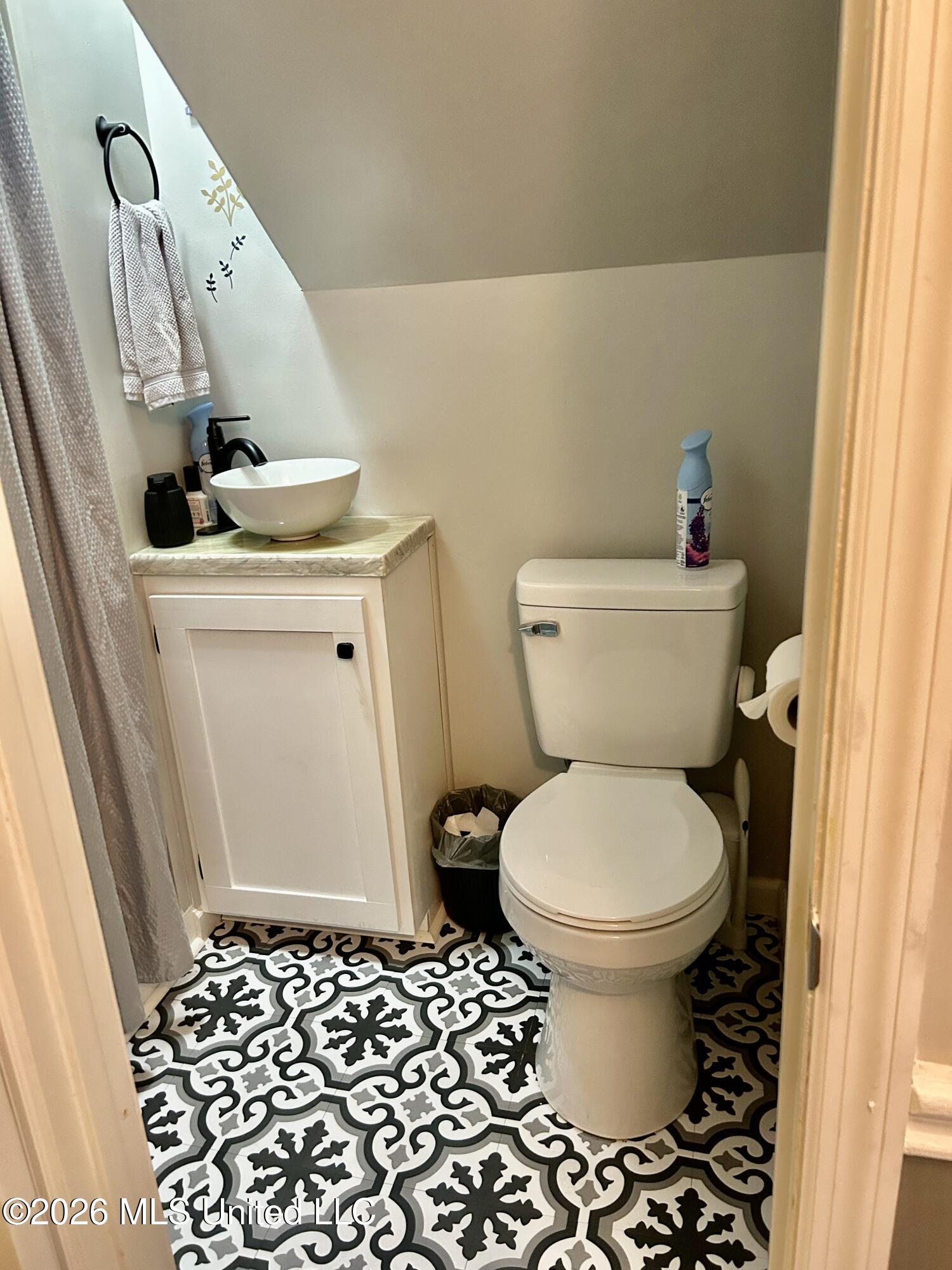 1124 Hawthorne Drive Property Photo 21