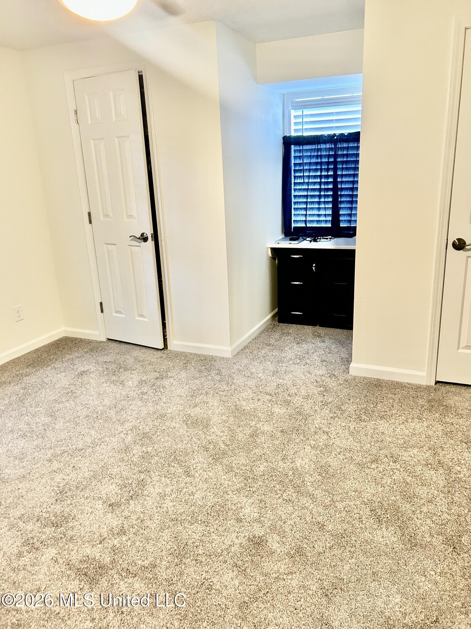 1124 Hawthorne Drive Property Photo 32