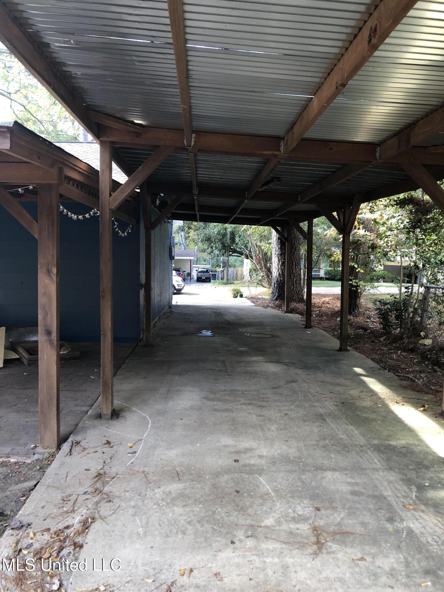 2750 Pinedale Street Property Photo 4