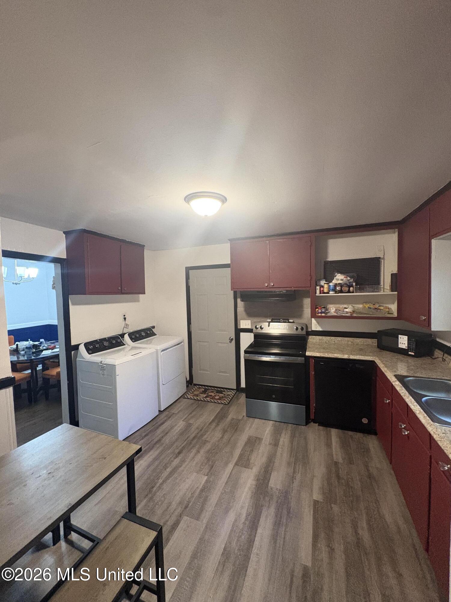 2750 Pinedale Street Property Photo 5