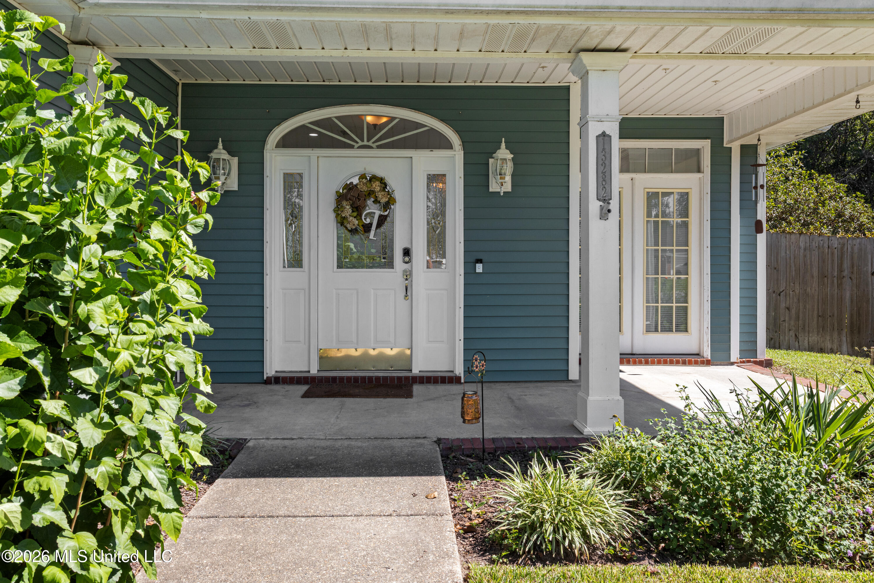 13282 English Cove Property Photo 3
