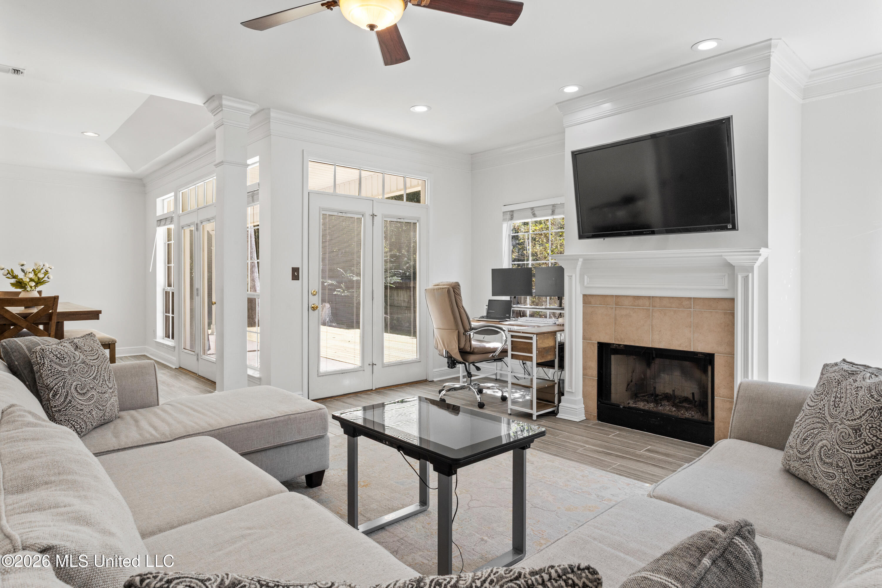 13282 English Cove Property Photo 9