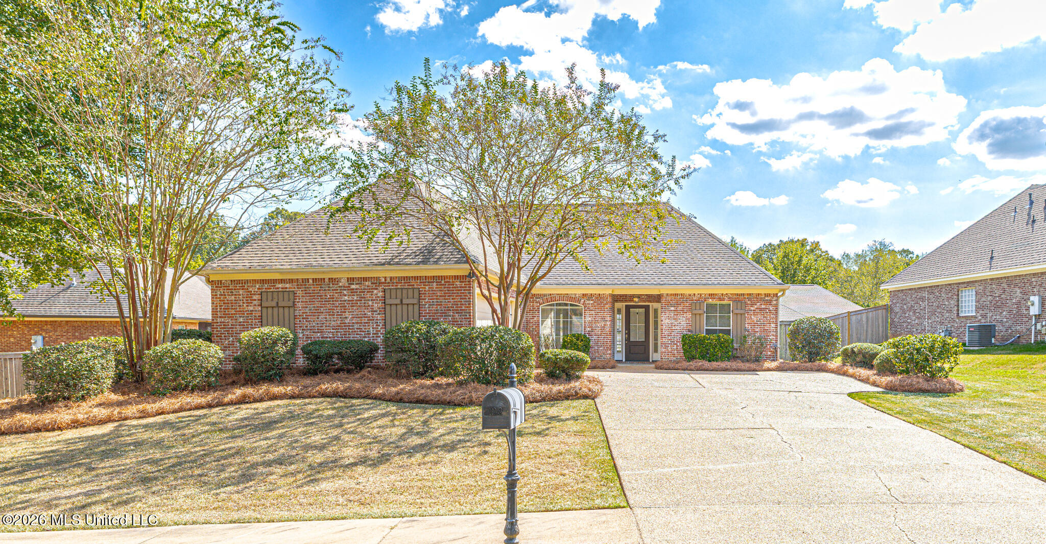 128 Seville Way Property Photo