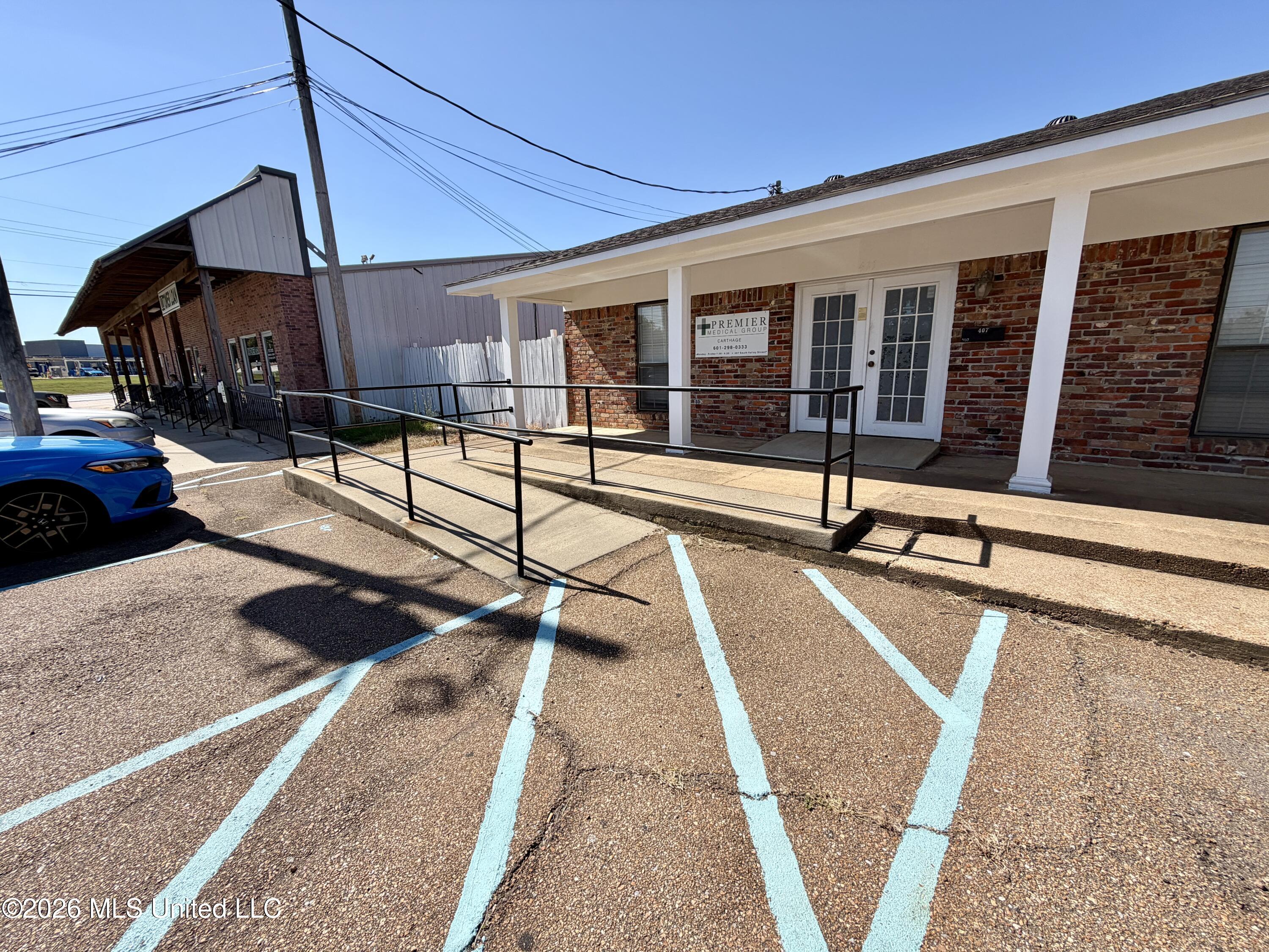 407 S Valley Street Property Photo 3