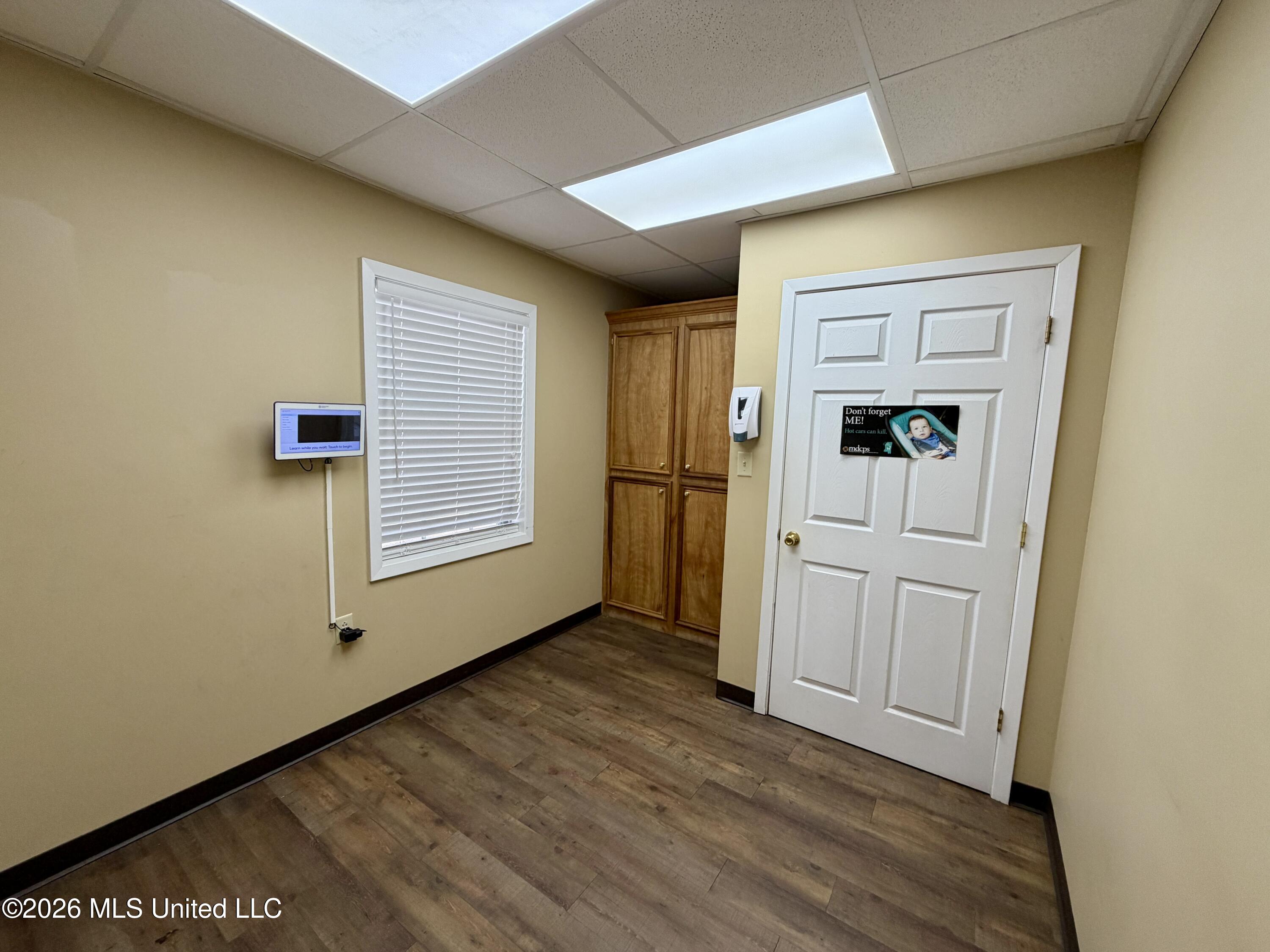 407 S Valley Street Property Photo 14