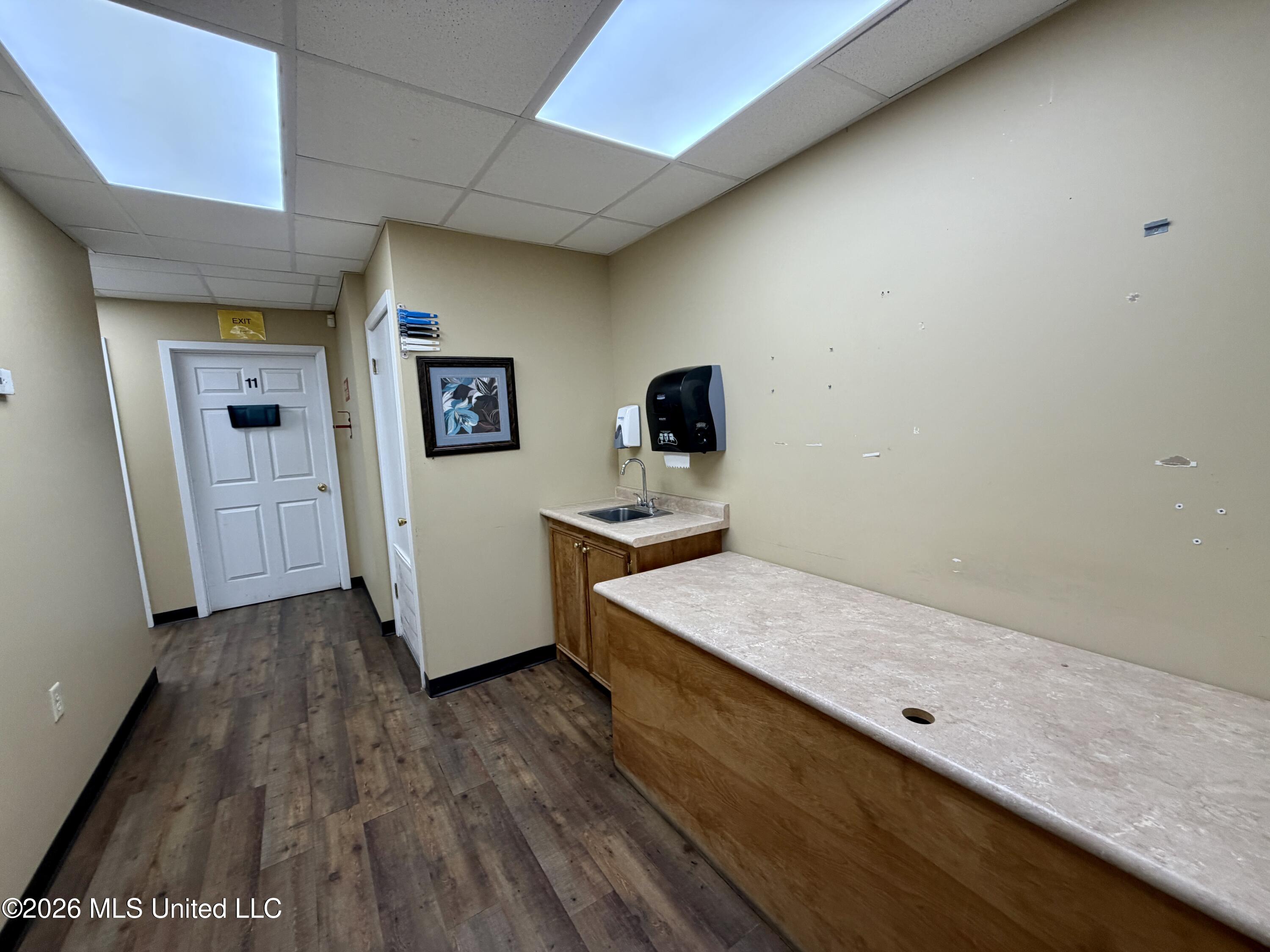 407 S Valley Street Property Photo 16