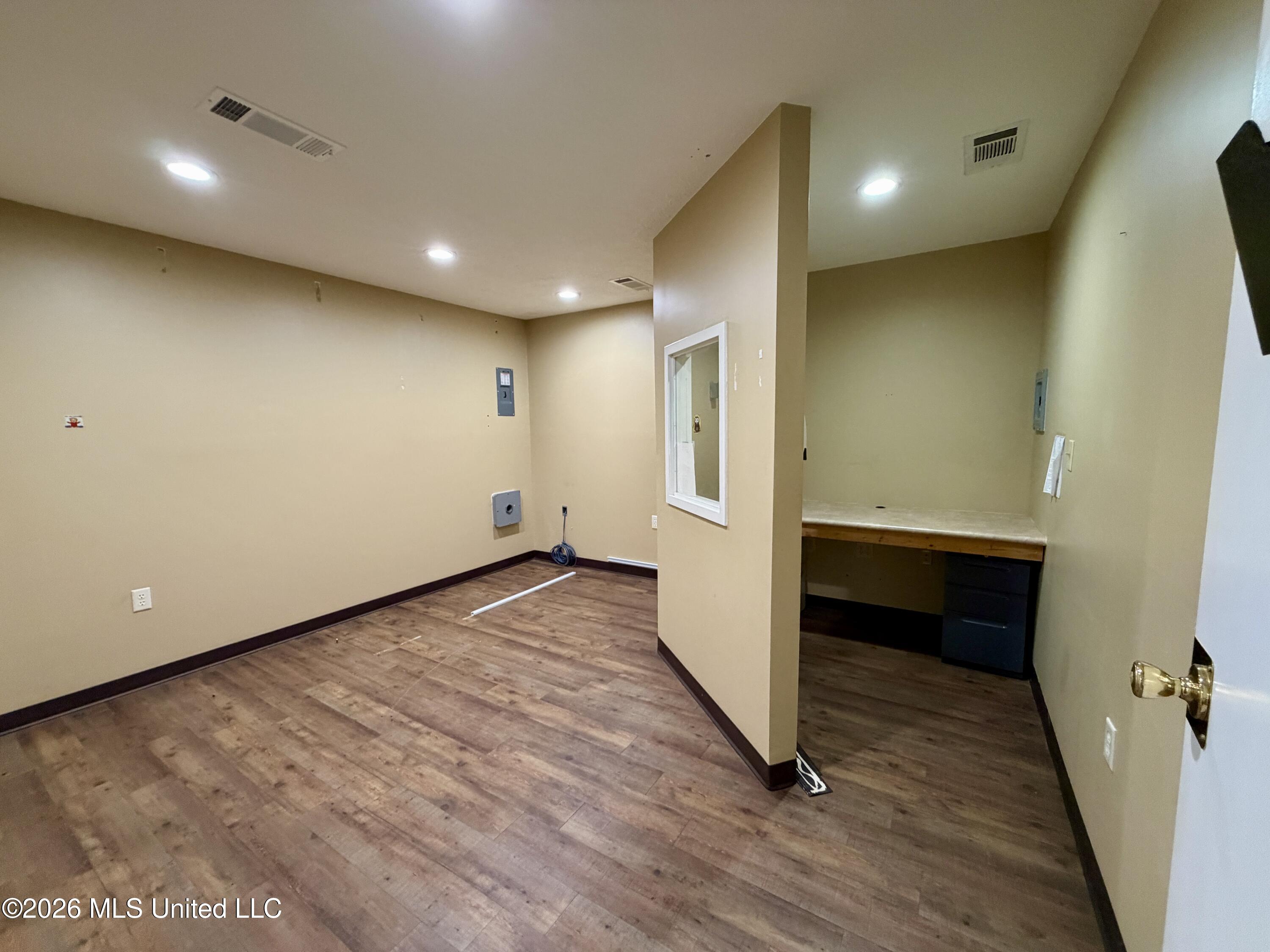 407 S Valley Street Property Photo 24
