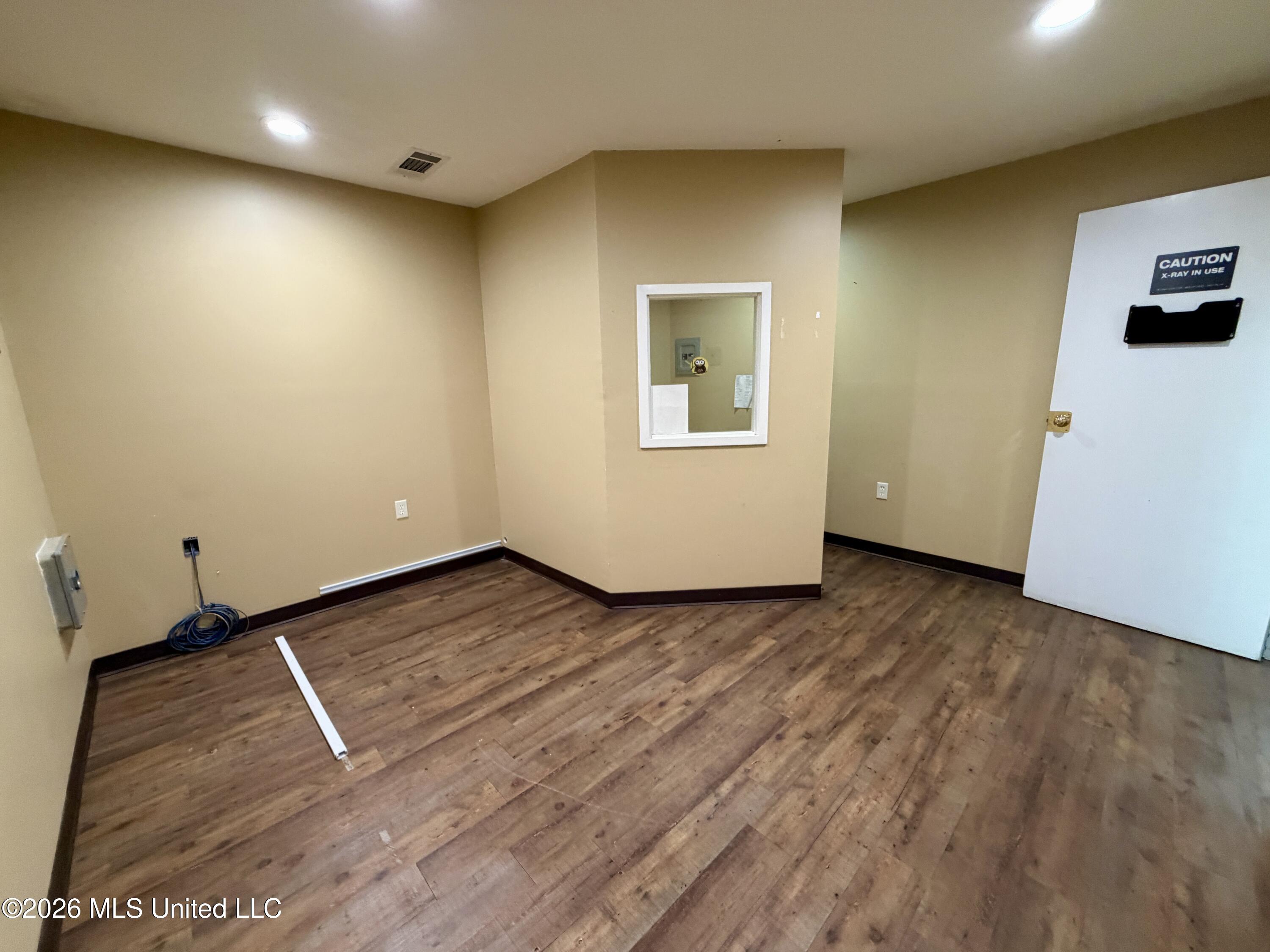 407 S Valley Street Property Photo 25