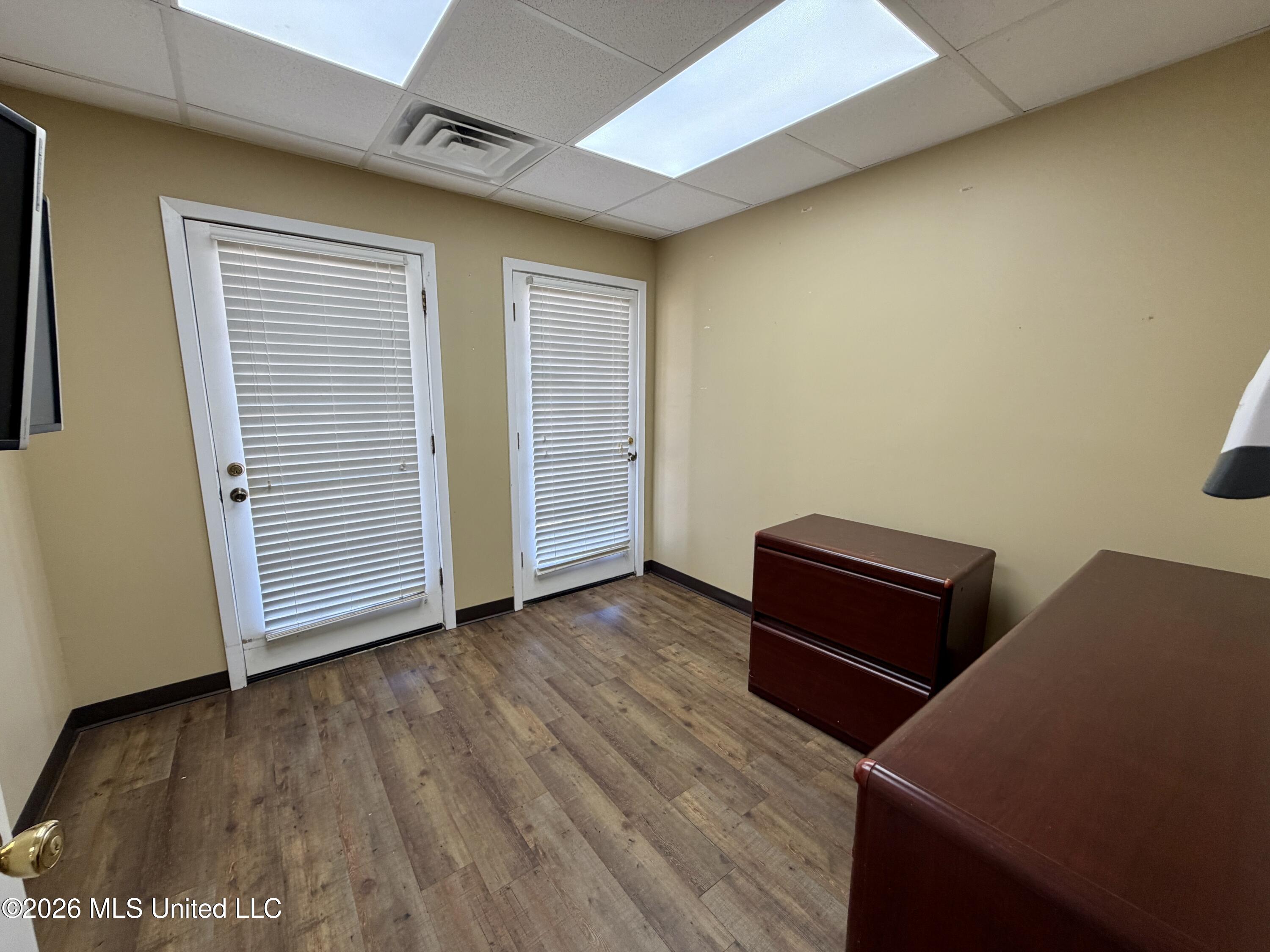 407 S Valley Street Property Photo 28