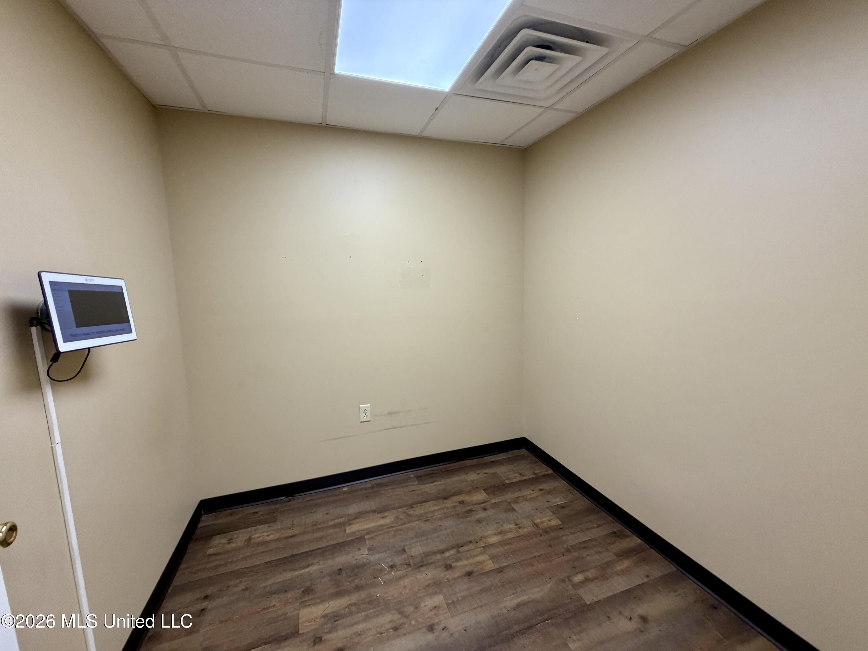 407 S Valley Street Property Photo 32