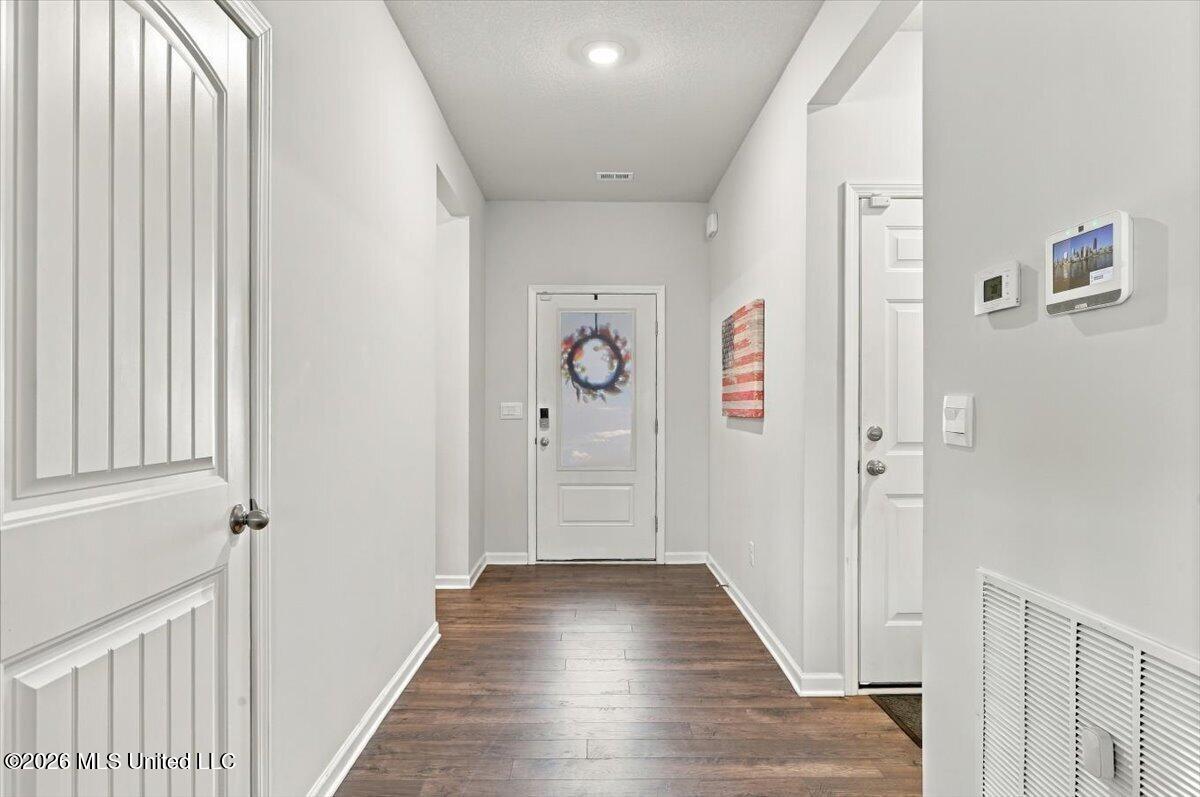 48 N Banks Boulevard Property Photo 2