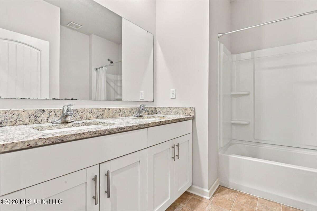 48 N Banks Boulevard Property Photo 11