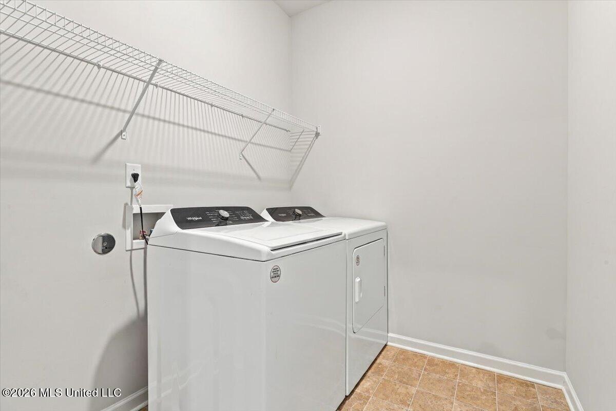 48 N Banks Boulevard Property Photo 12