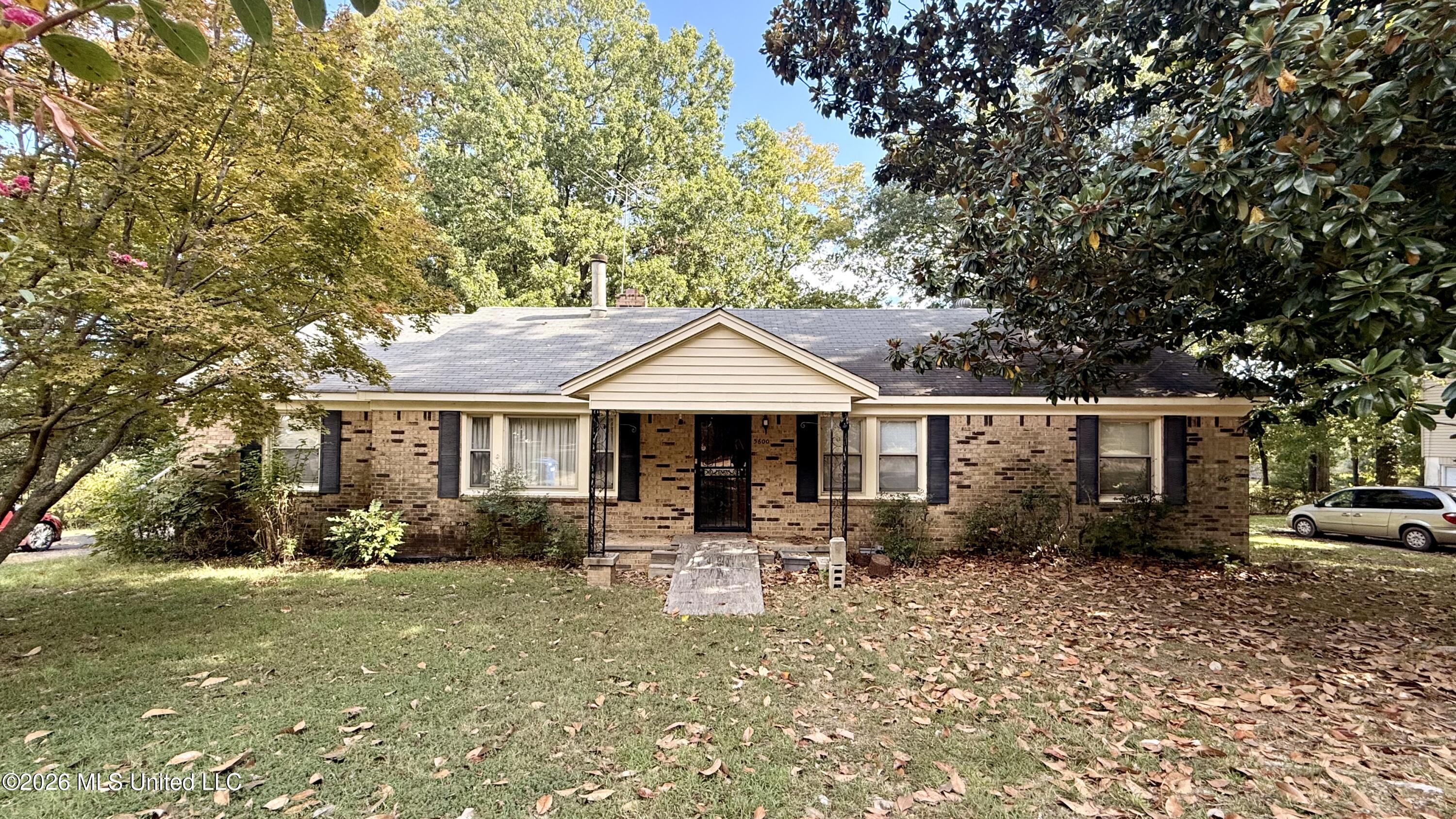 5600 Twin Lakes Drive Property Photo 1