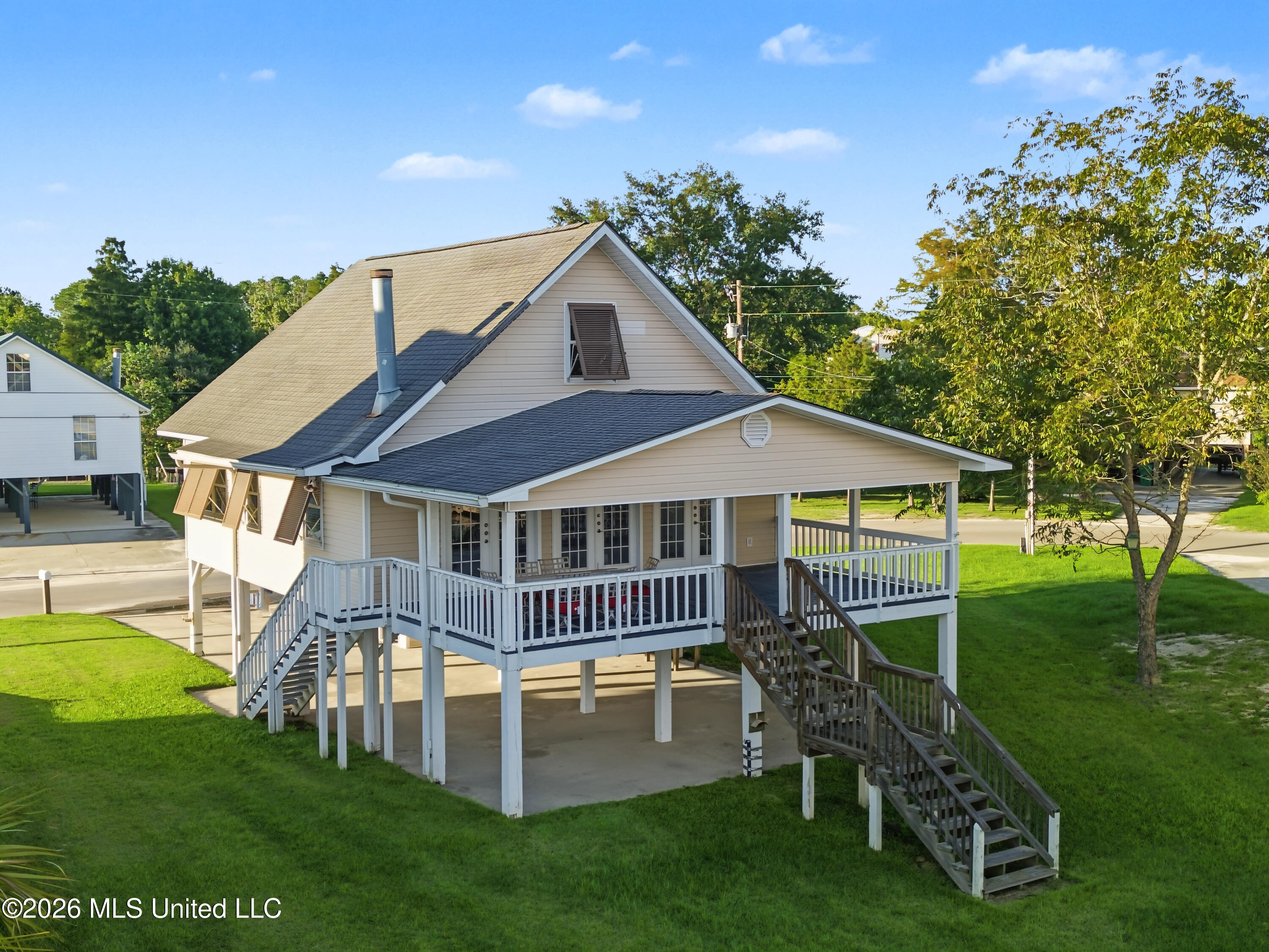 6239 Pontiac Drive Property Photo 1