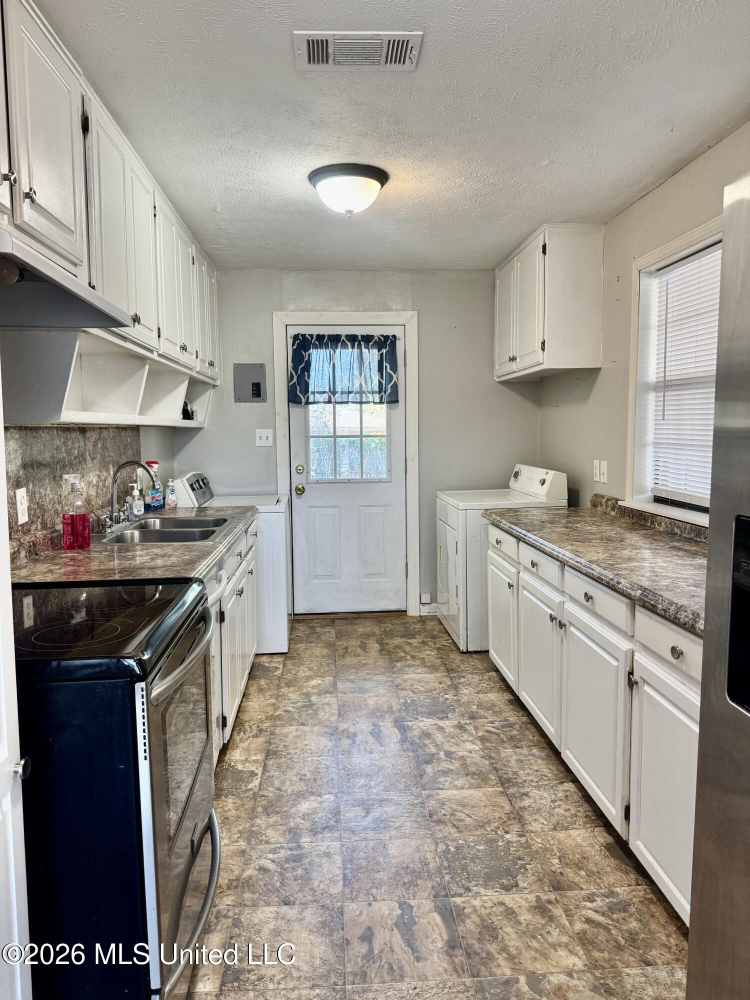 1628 Camellia Street Property Photo 3