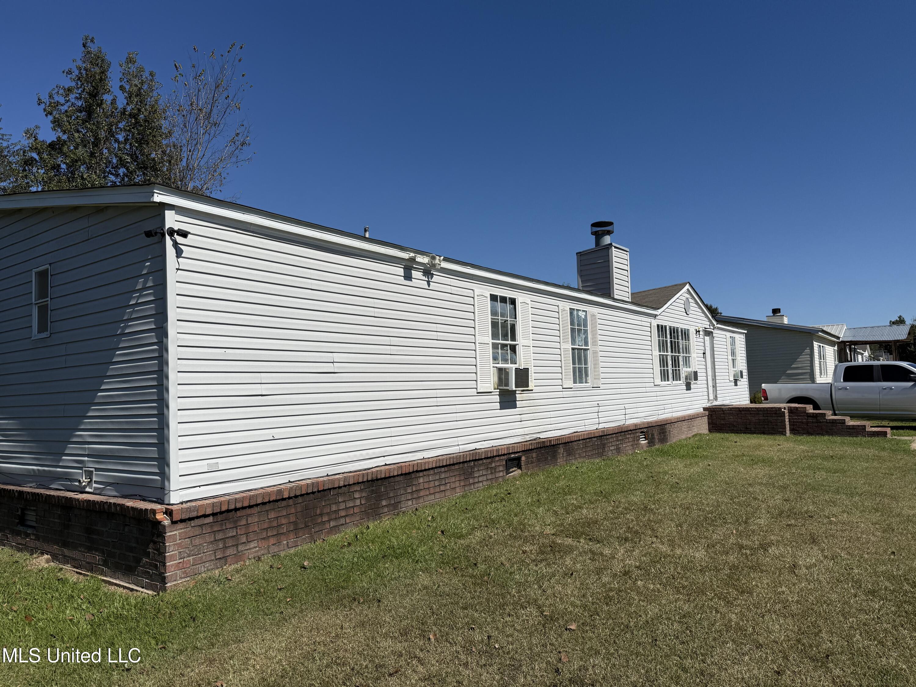 320 Cedar Hill Drive Property Photo 1