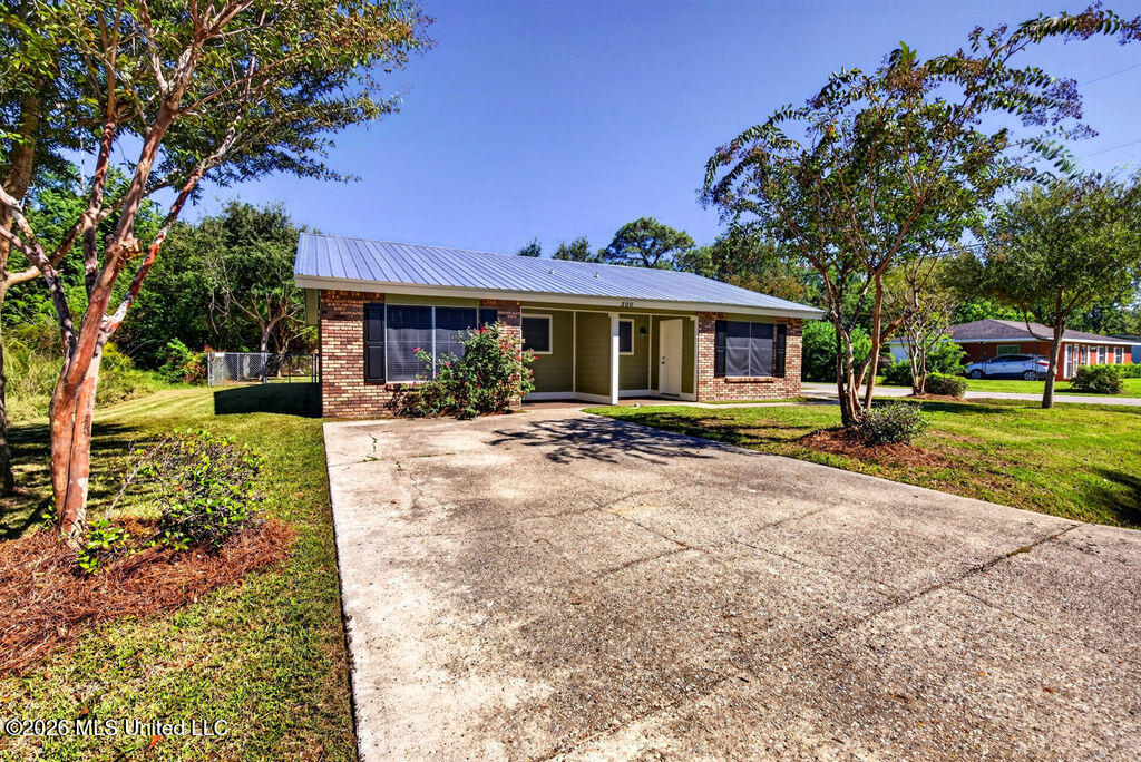 300 Gates Avenue Property Photo 19