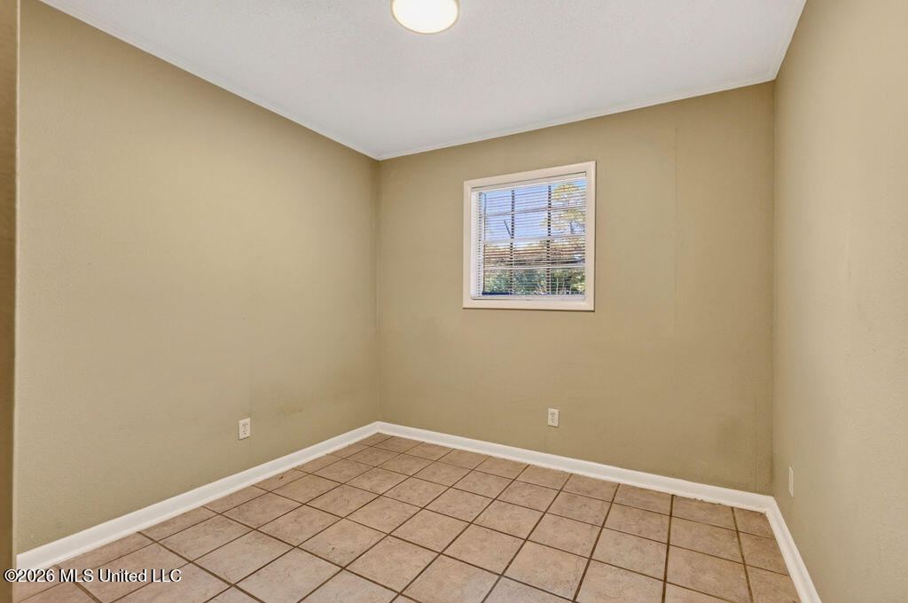 300 Gates Avenue Property Photo 27
