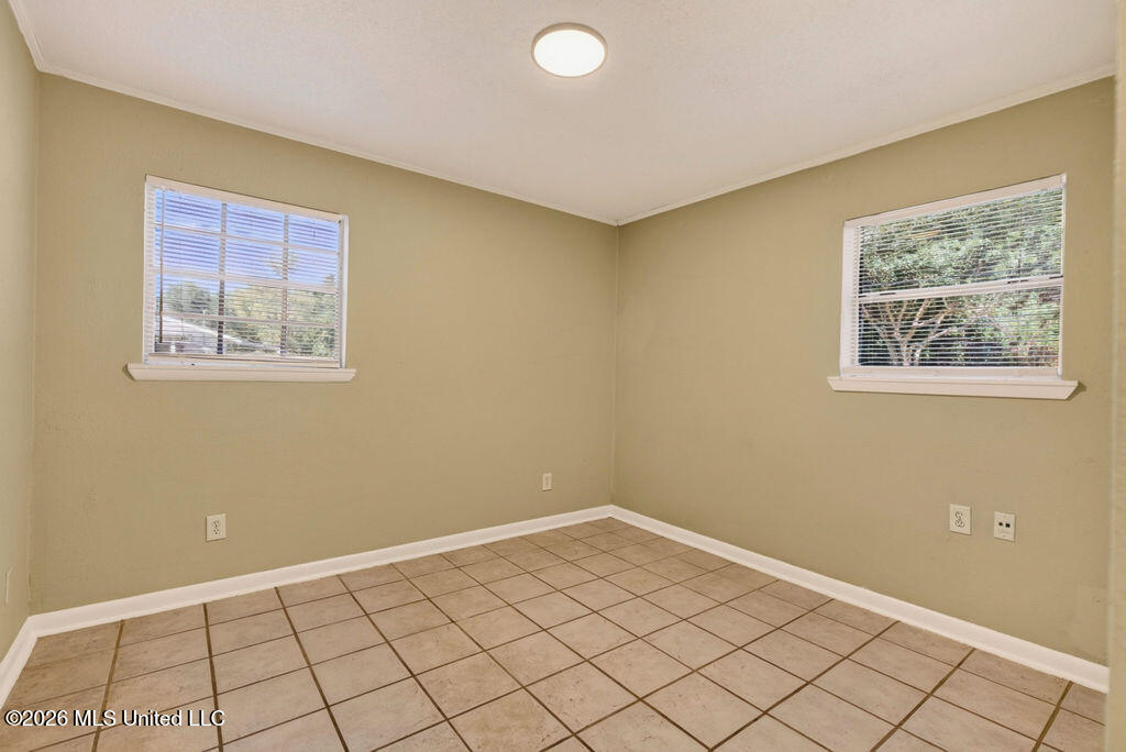 300 Gates Avenue Property Photo 28