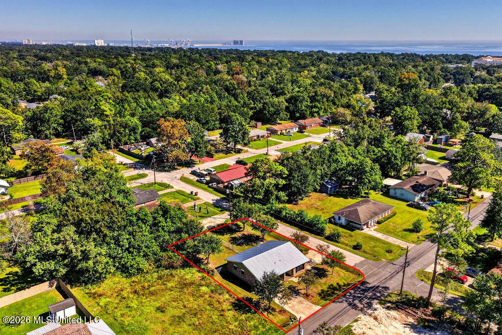 300 Gates Avenue Property Photo 35