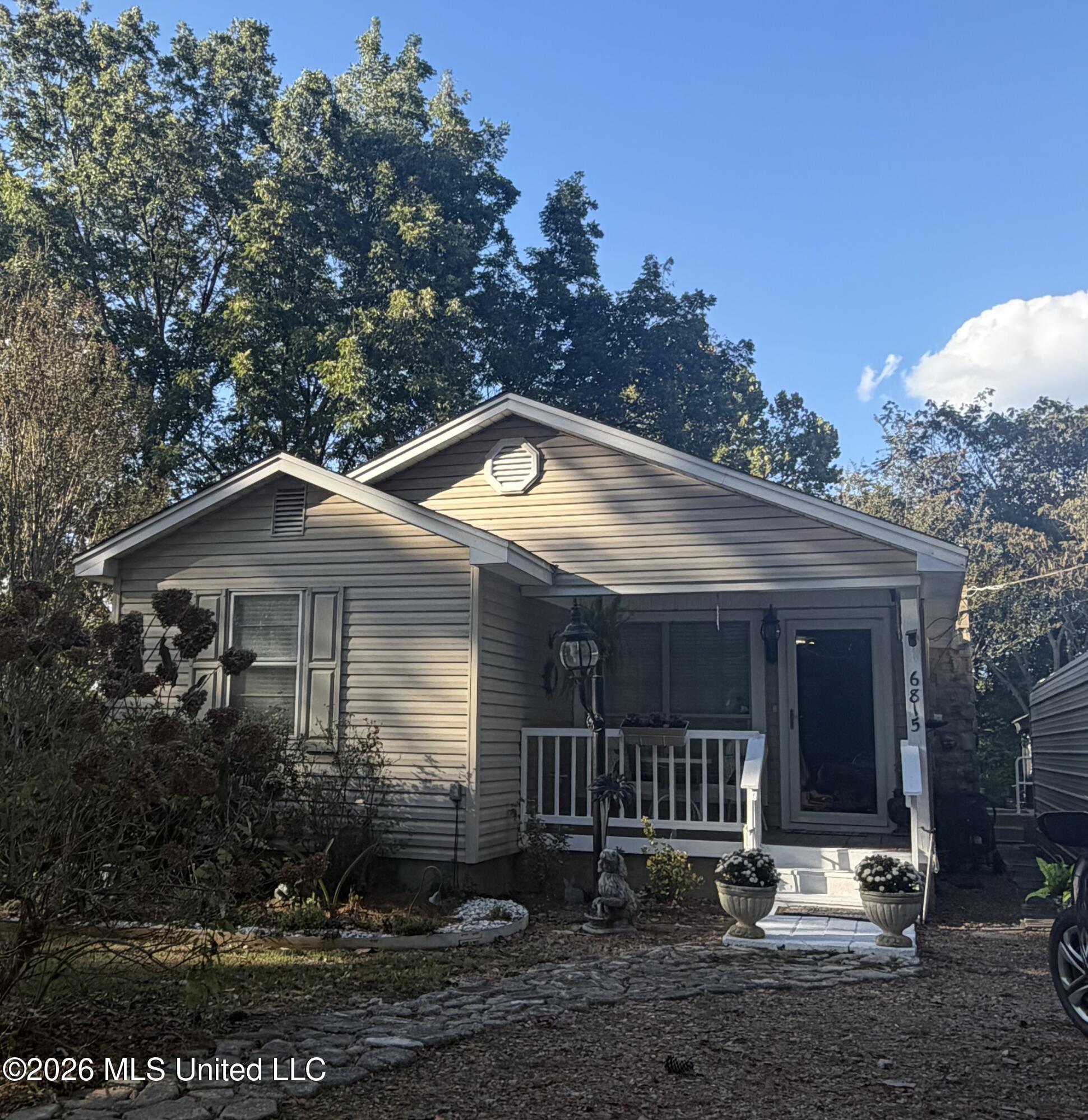 6815 Yellow Dog Road Property Photo 1